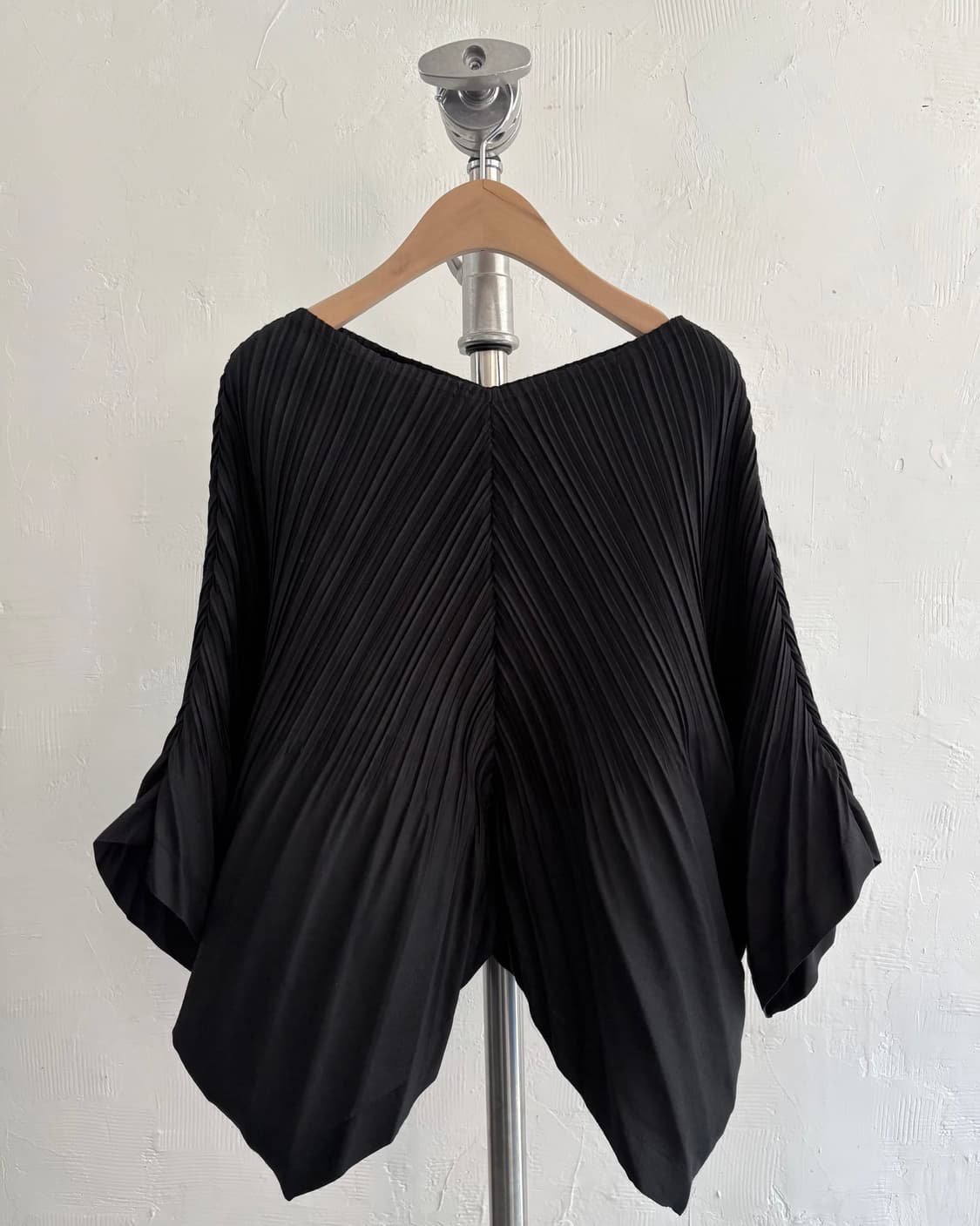 ISSEY MIYAKE 이세이미야케 블랙 링클 울 플리츠 탑 상품이미지4