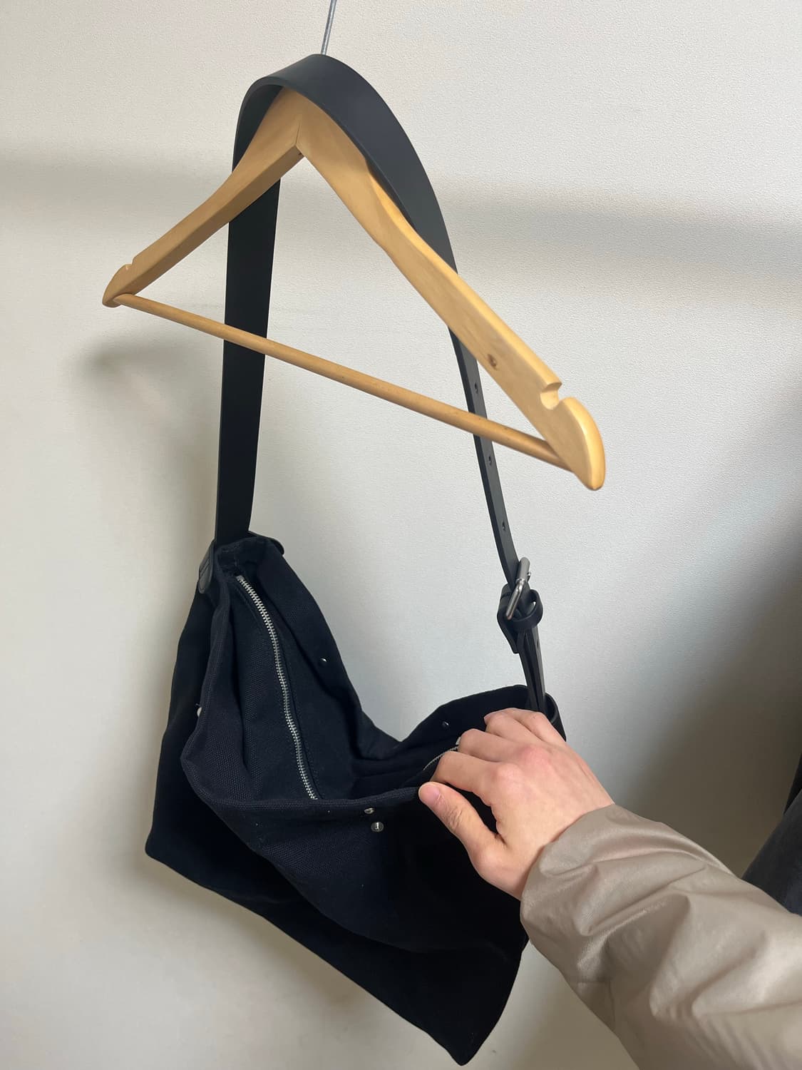 코스 레더 벨트 캔버스 숄더백 상품이미지5