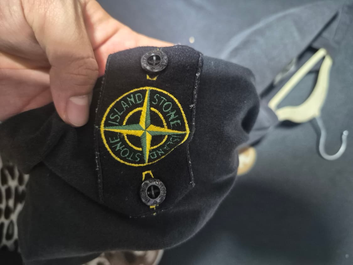 스톤아일랜드 와펜 맨투맨 블랙 L 정품 상품이미지2