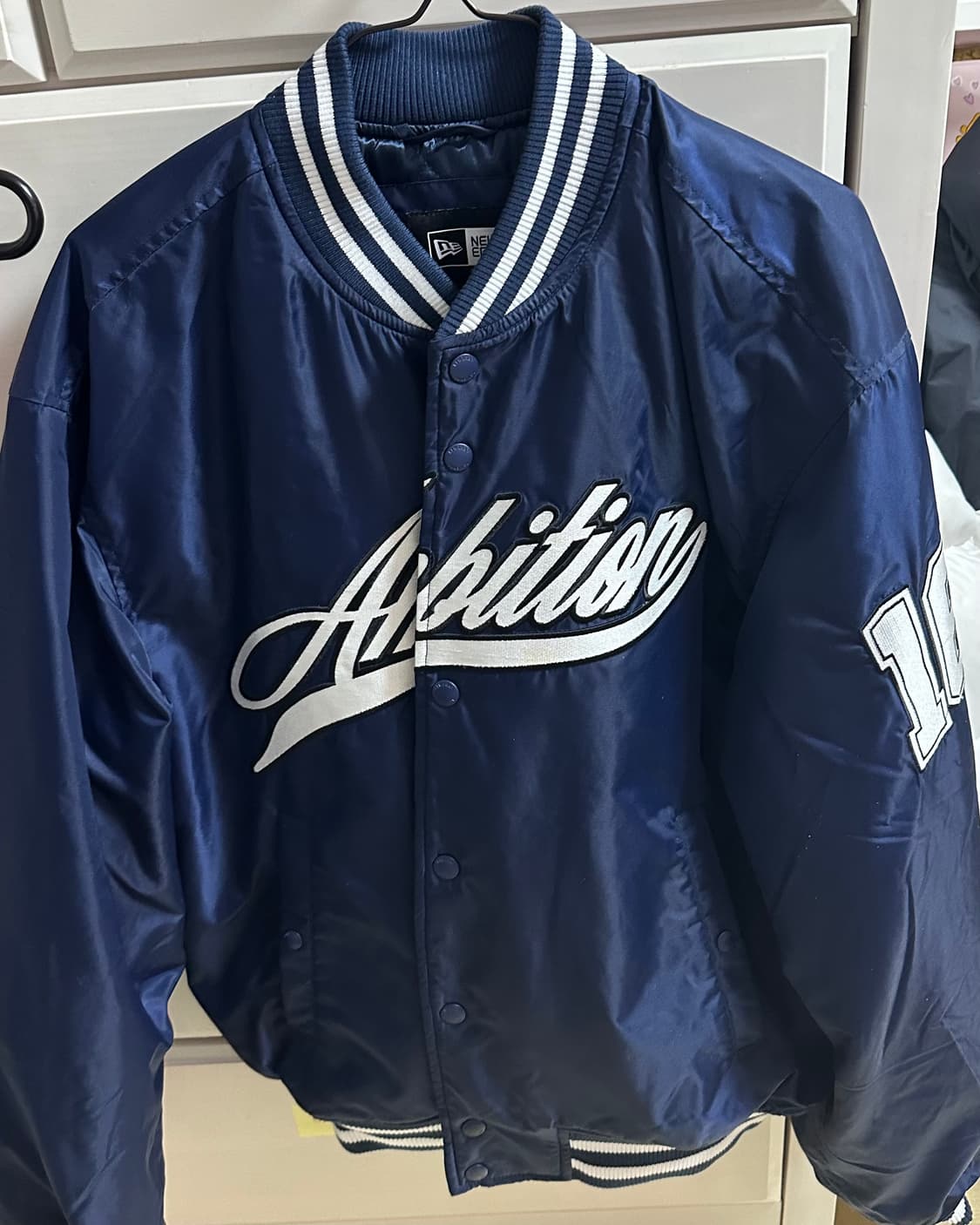 앰비션 뉴에라 바시티자켓 상품이미지1