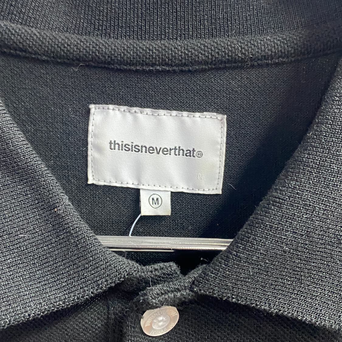 디스이즈네버댓 자수 스몰로고 블랙 카라 하프티 B3190 상품이미지4