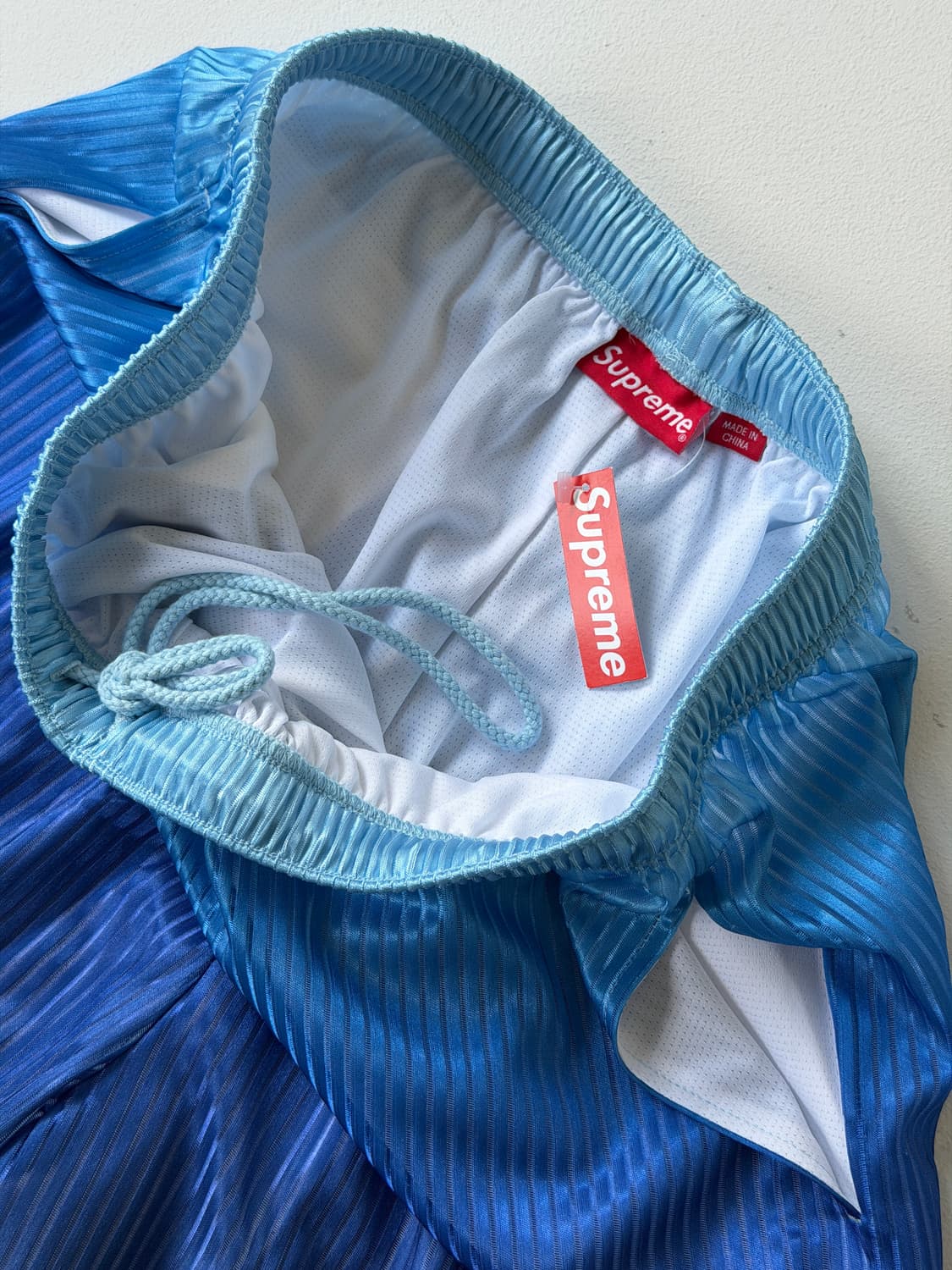Supreme Gradient Mesh Short 상품이미지4