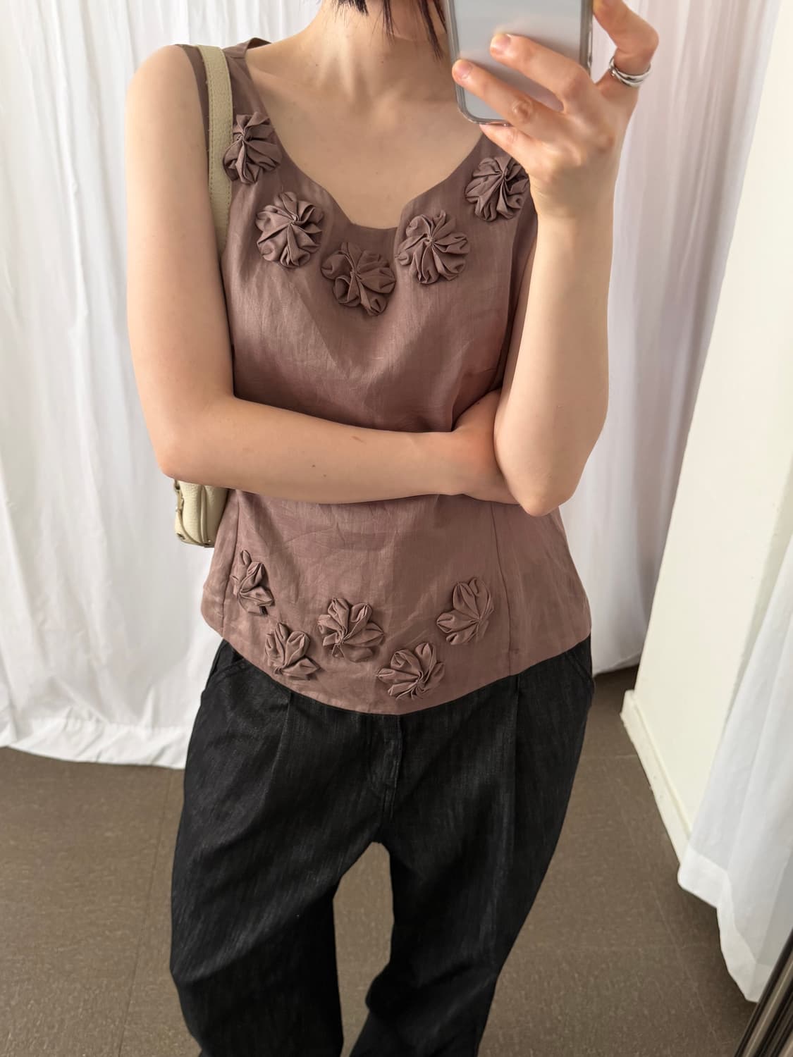 Floral Corsage Linen Blouse 상품이미지10