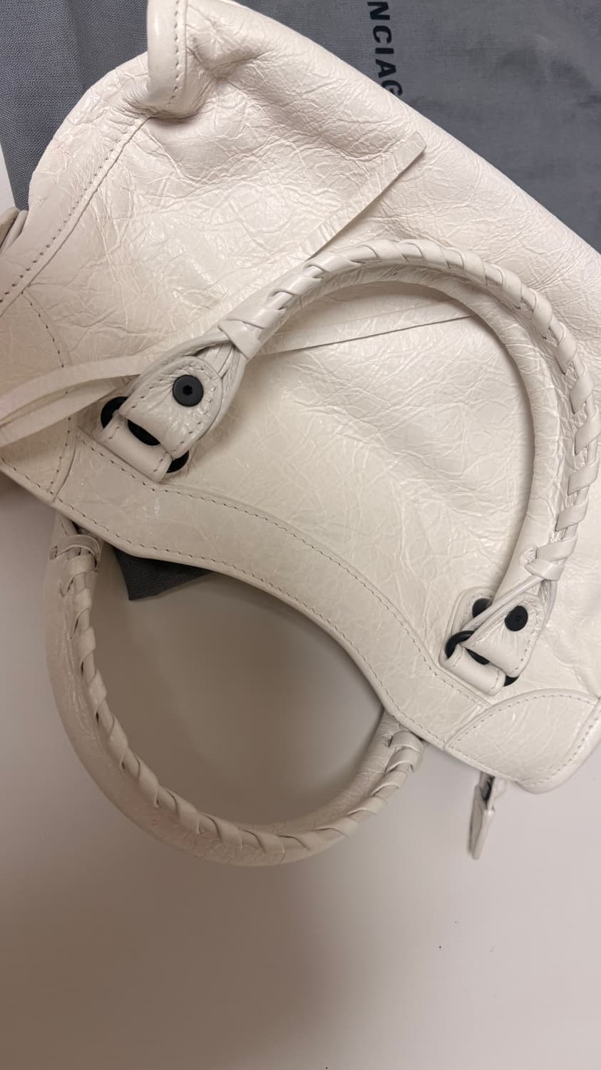 발렌시아가 르 시티 미니백 화이트 상품이미지5