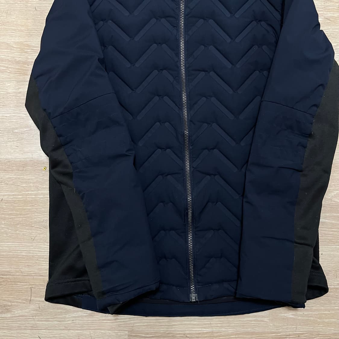 에드하디 스탠드넥 쉐브론 퀼팅 경량패딩 점퍼 [네이비] L/100 상품이미지3