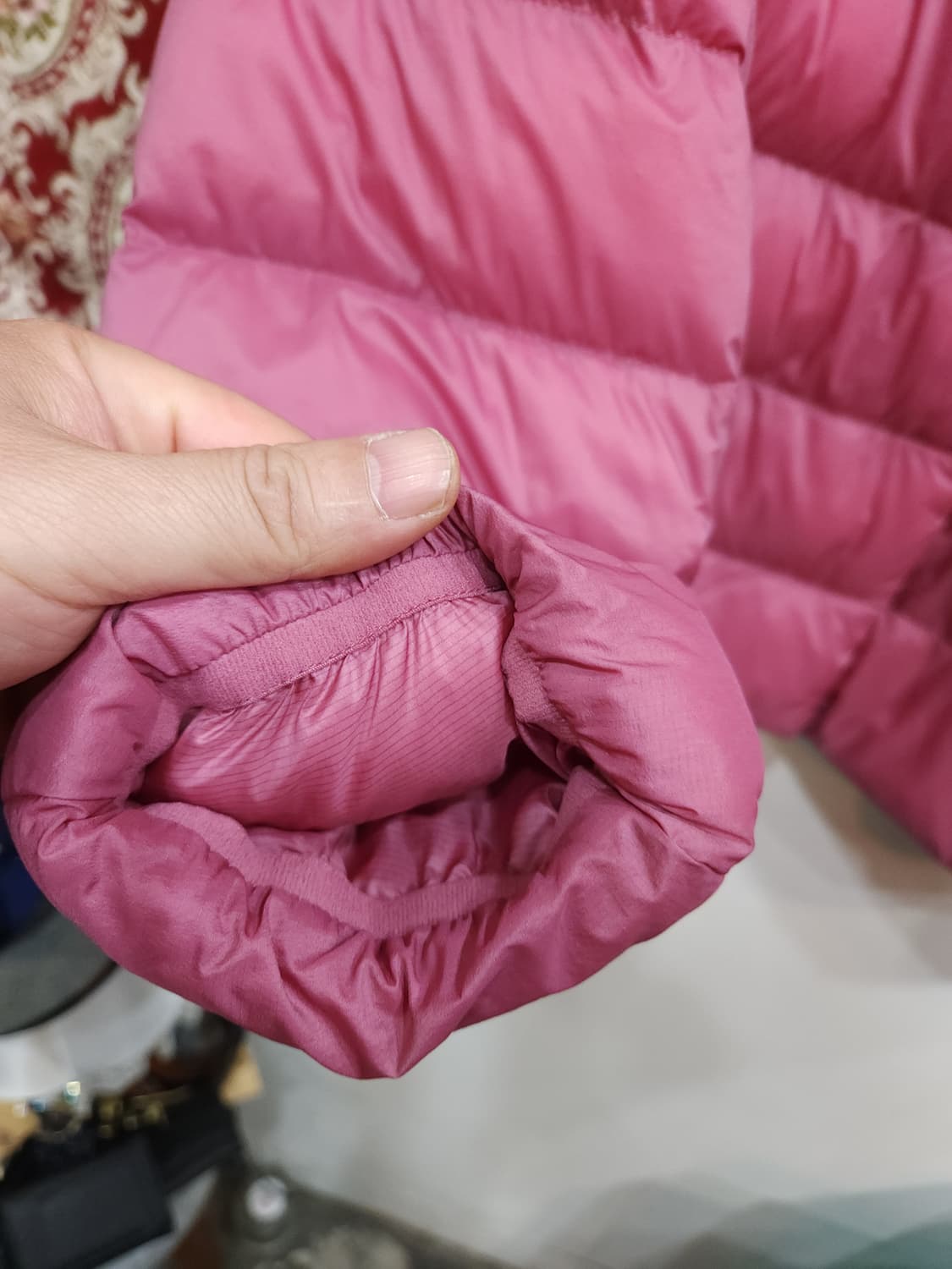 유니클로 핑크 울트라 라이트 다운

 상품이미지4