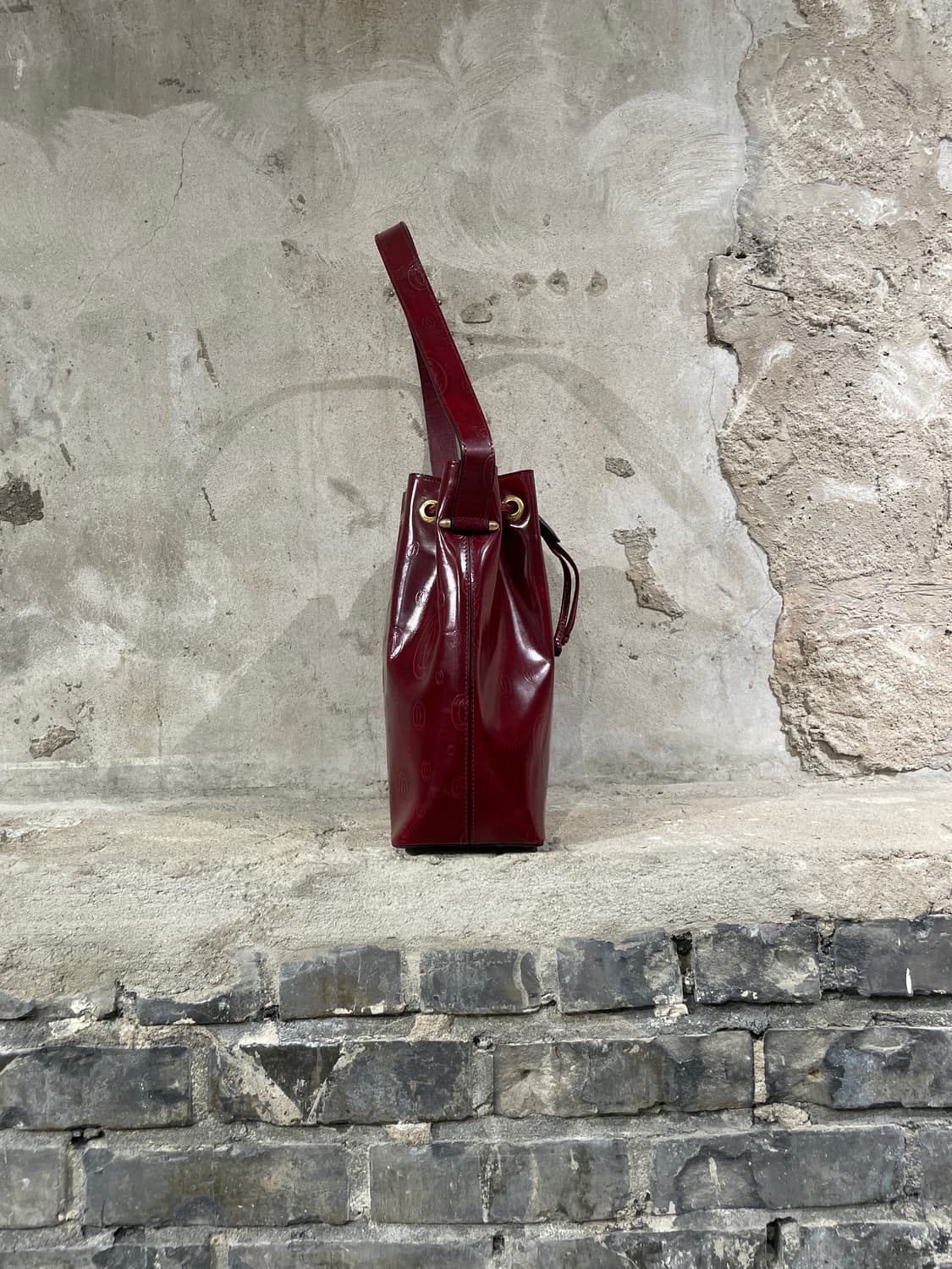 까르띠에 레드 보르도 버킷 숄더백 상품이미지4