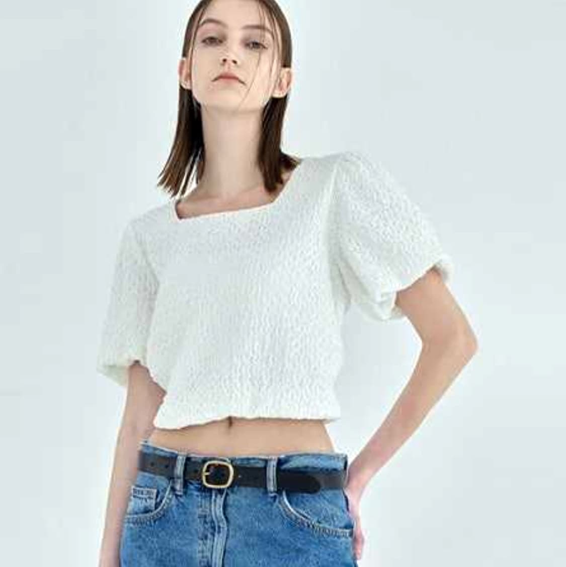 아틀리에나인(Atelier Nain) 스퀘어넥 엠보 블라우스 55-66 상품이미지1