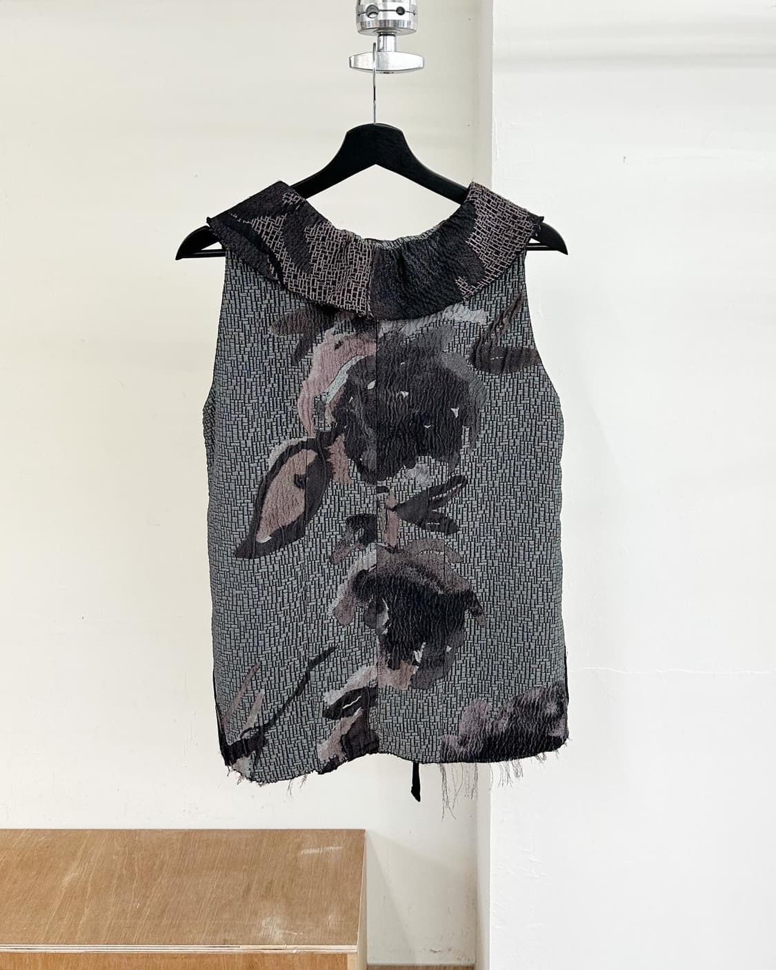 마르니 브라운 프론트 오픈 아세테이트 슬리브리스 자켓  상품이미지6