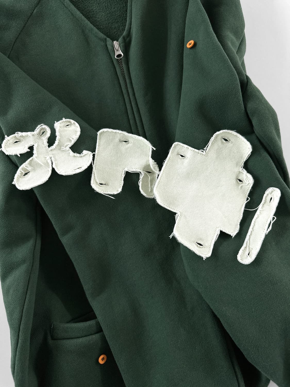 KROI 버튼 패치 스웻 가디건 상품이미지10