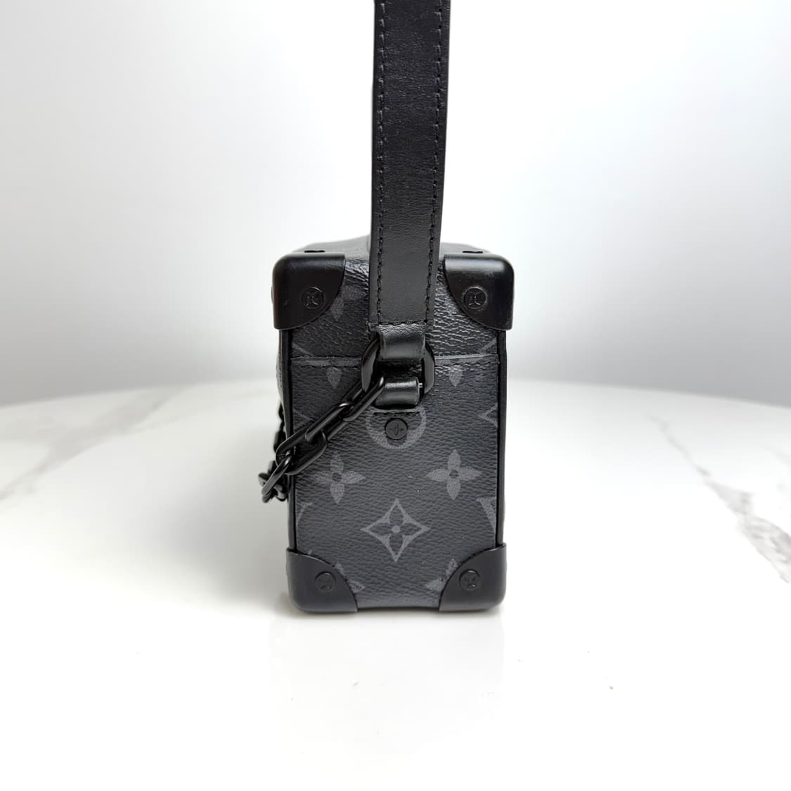 루이비통 이클립스 소프트트렁크 크로스백 상품이미지4