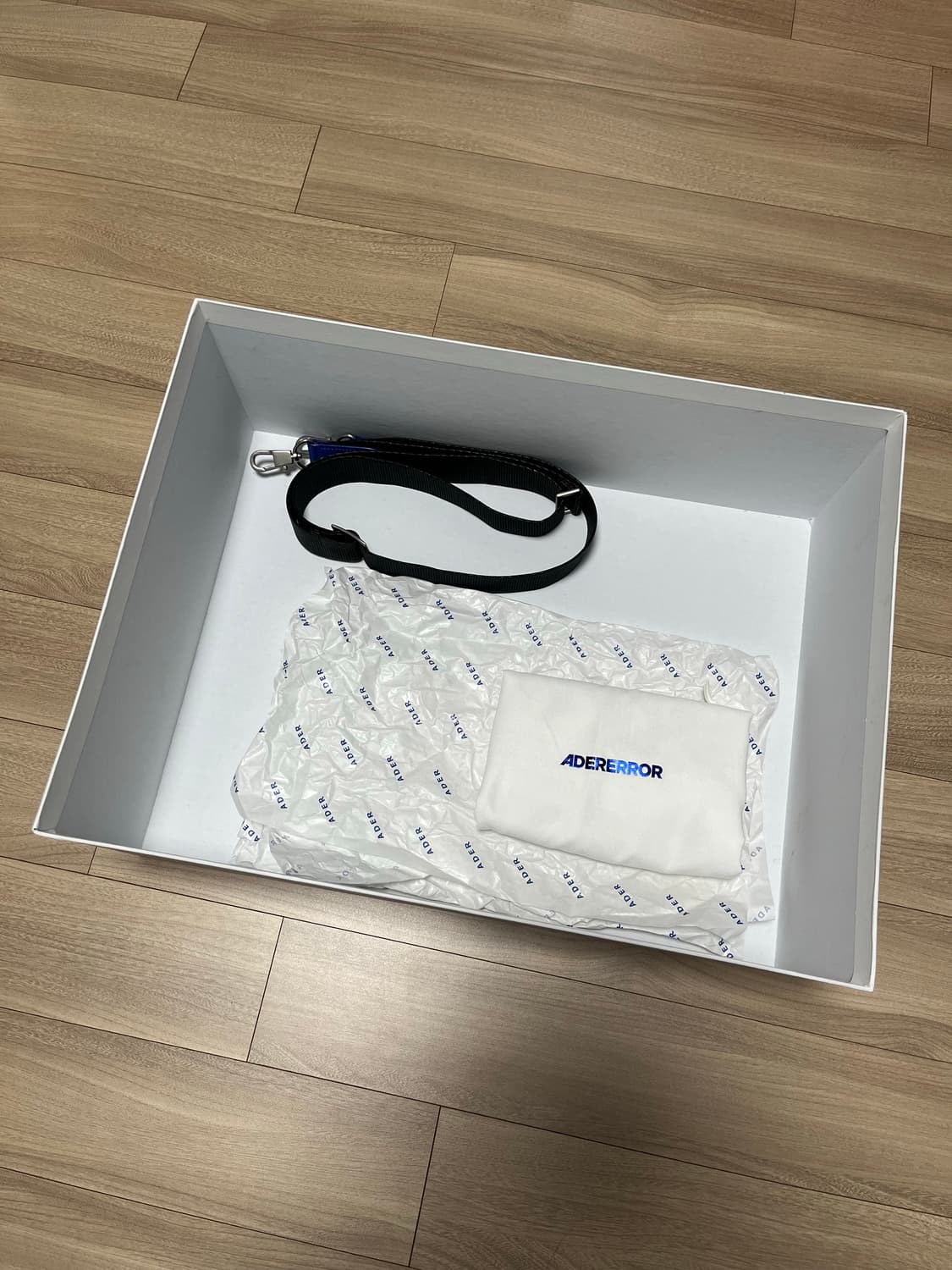 아더에러 쇼퍼백 와이드 블루 상품이미지6