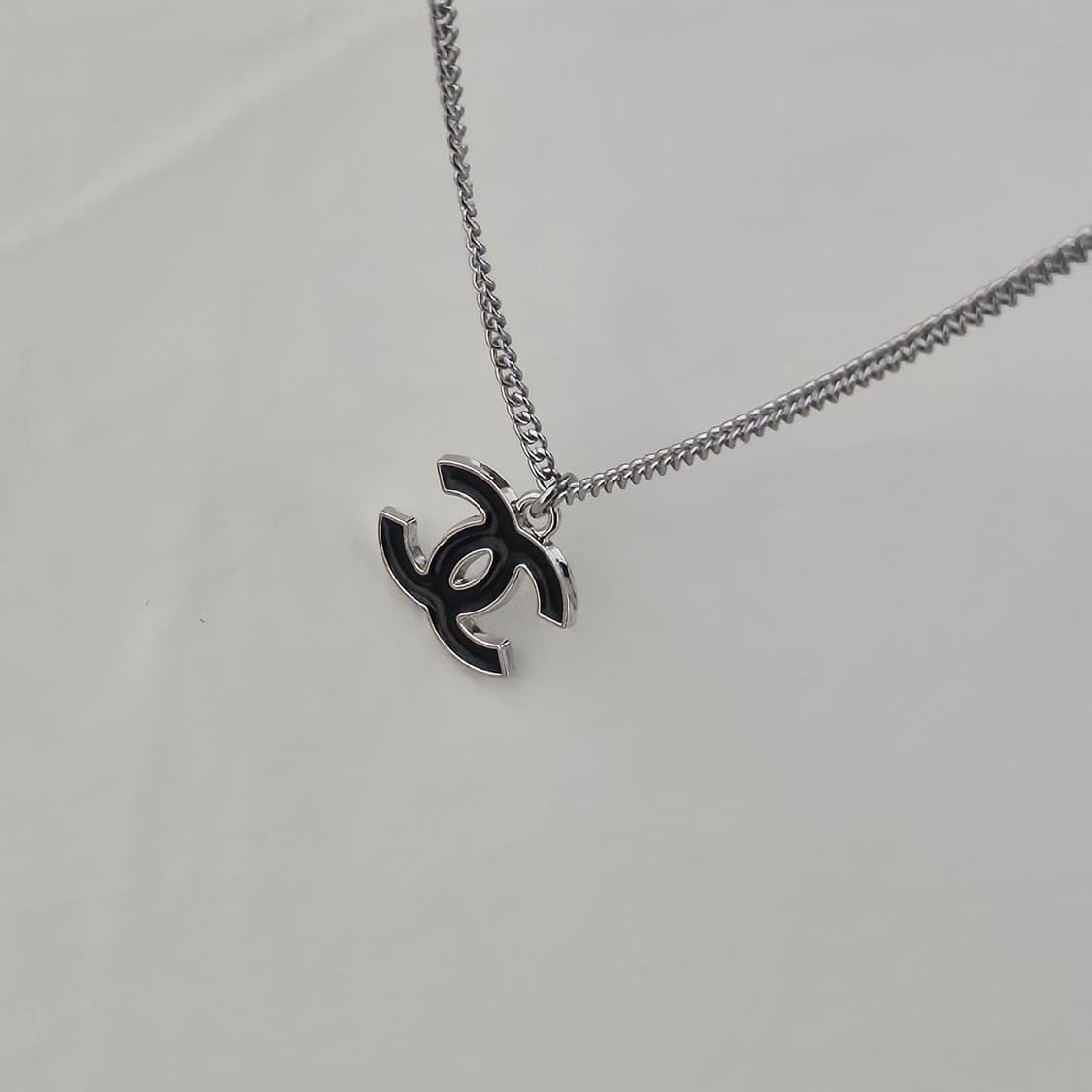 샤넬 빈티지 업사이클링 목걸이 제니 블랙 CC로고 상품이미지5