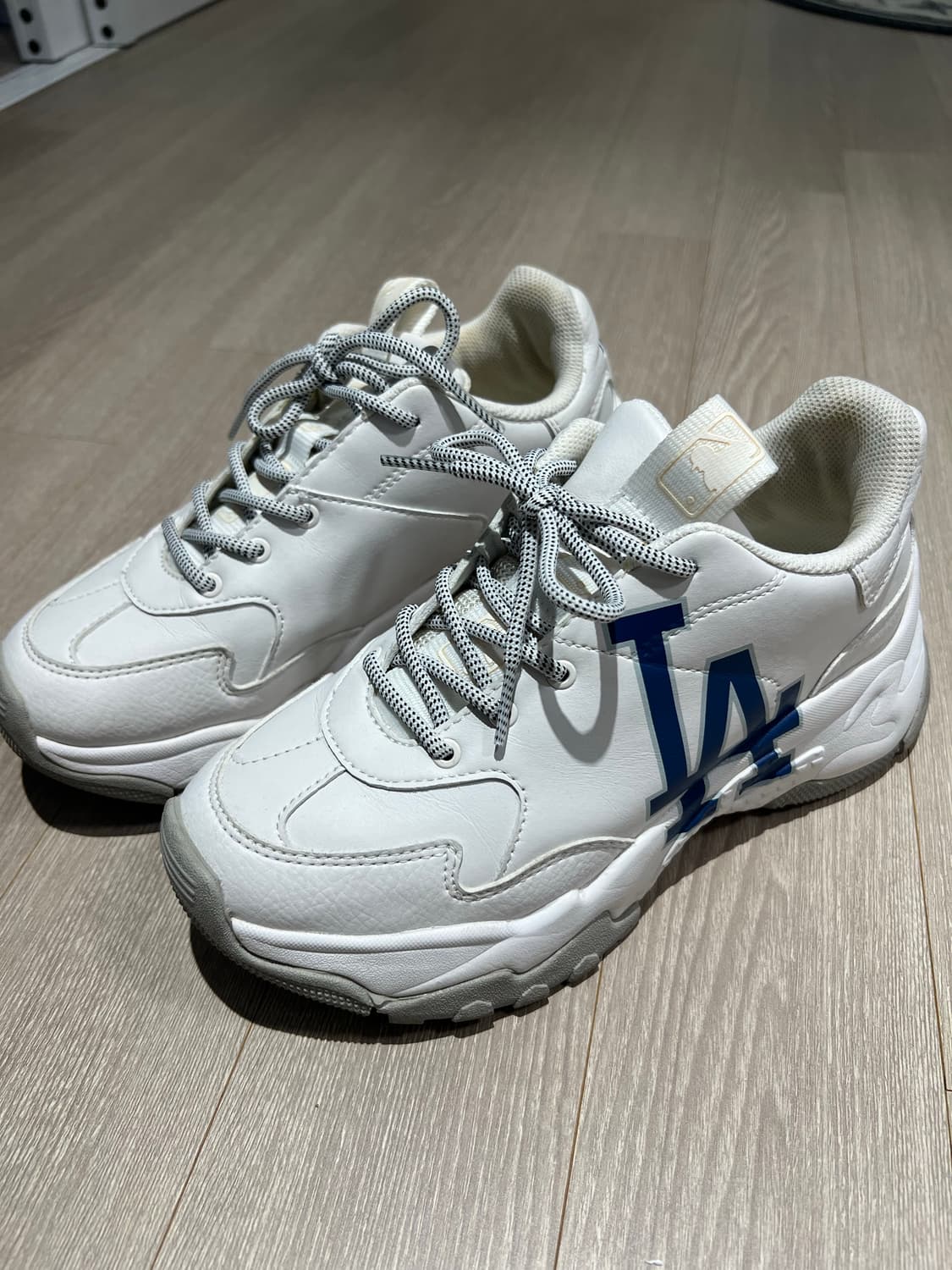 240) MLB 여성 운동화 상품이미지1