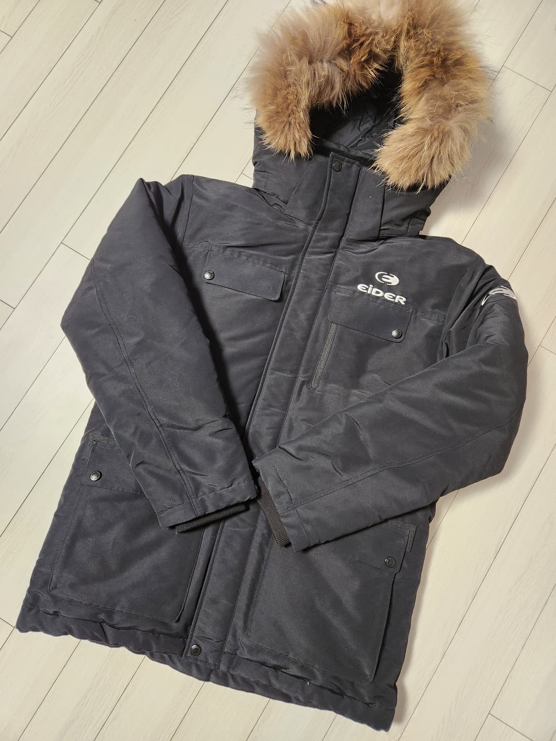 아이더 캐주얼 다운 패딩 자켓 사이즈100(L)

오염 하자없이 깨끗해요 상품이미지1