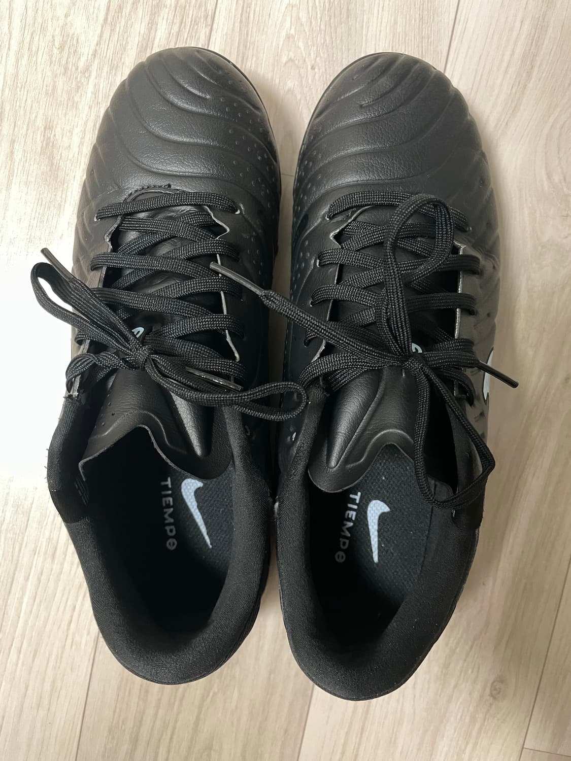 나이키 티엠포 풋살화 250 상품이미지1