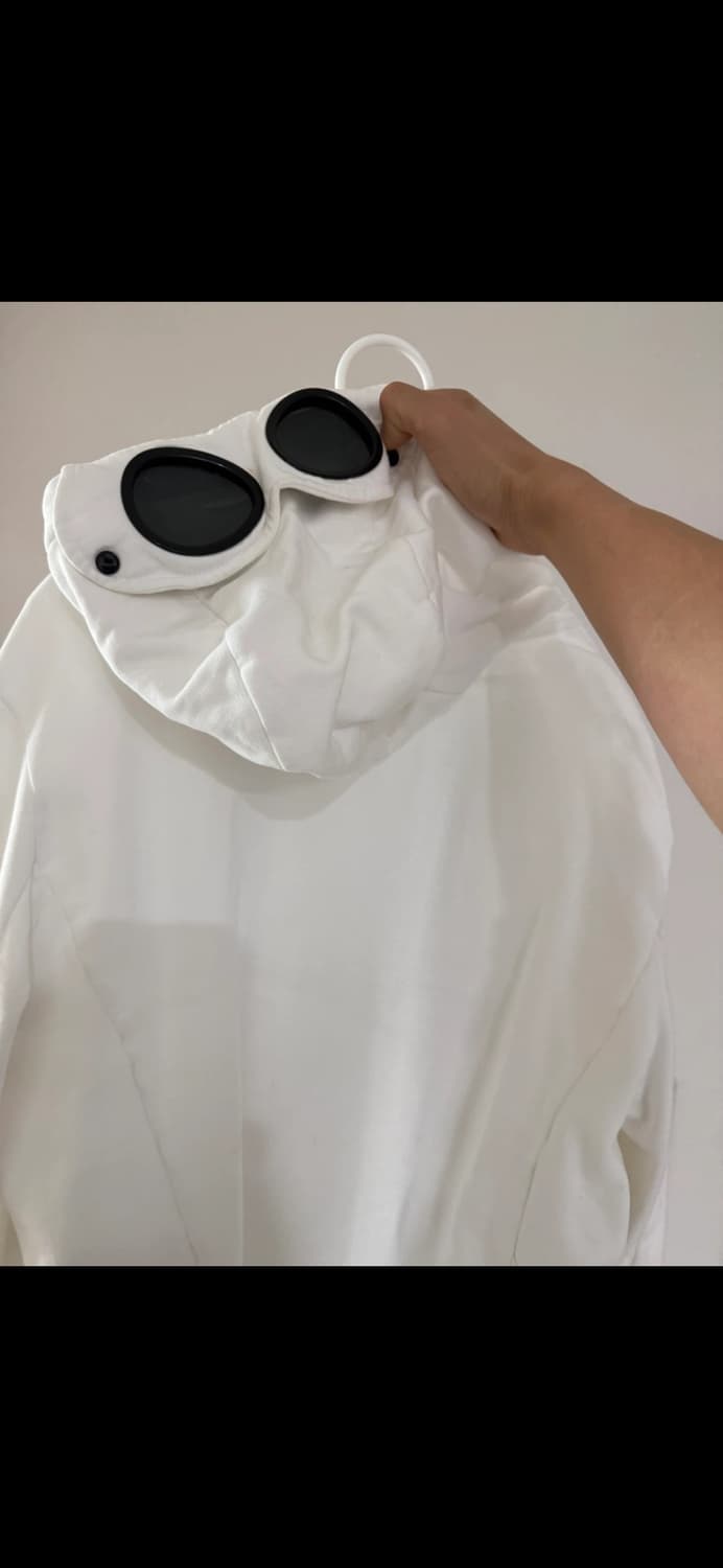 CP컴퍼니 고글 후드집업 화이트 상품이미지2