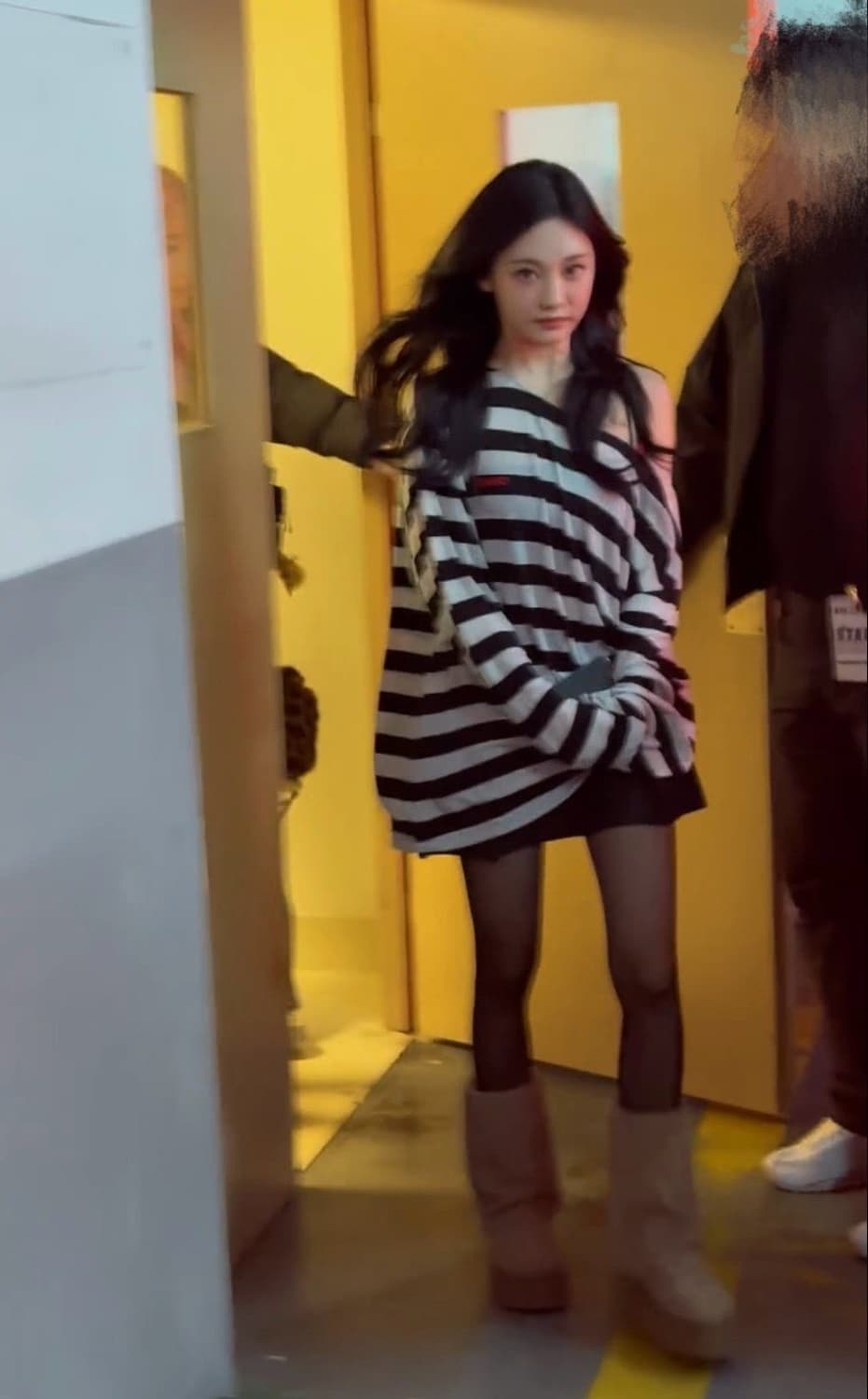 에스이오 오프숄더 스트라이프 블랙 상품이미지2