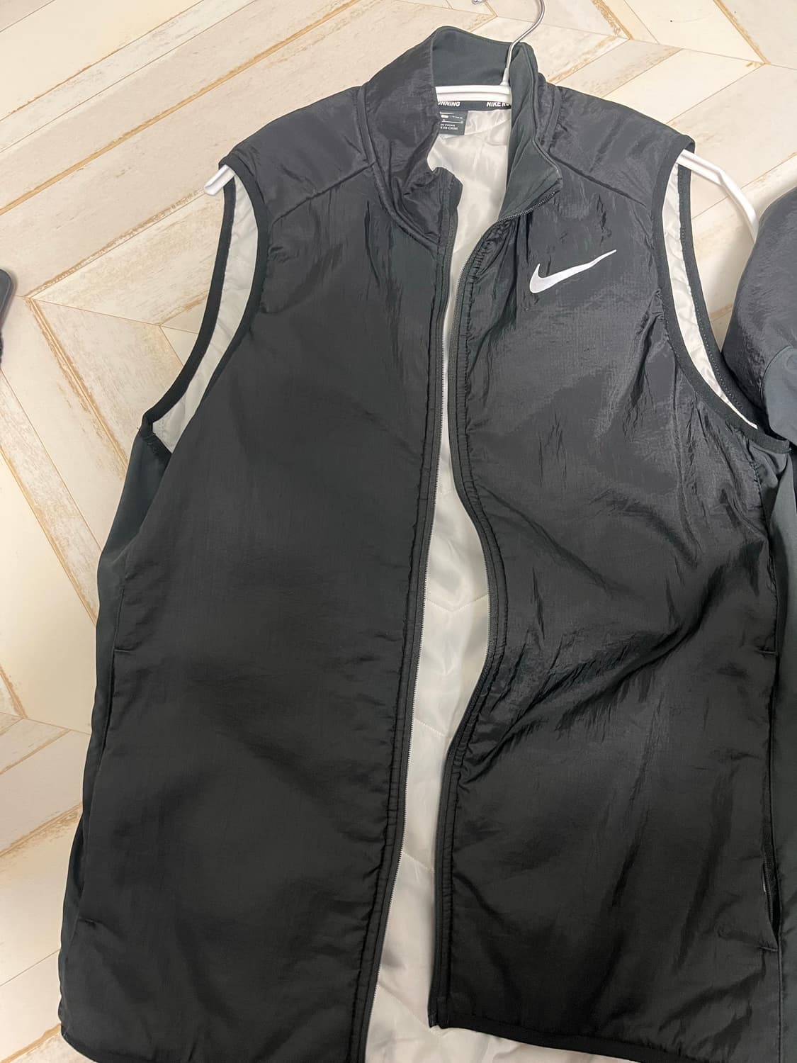 나이키 에어로레이어 러닝 세트(경량 패딩,조끼) 상품이미지6