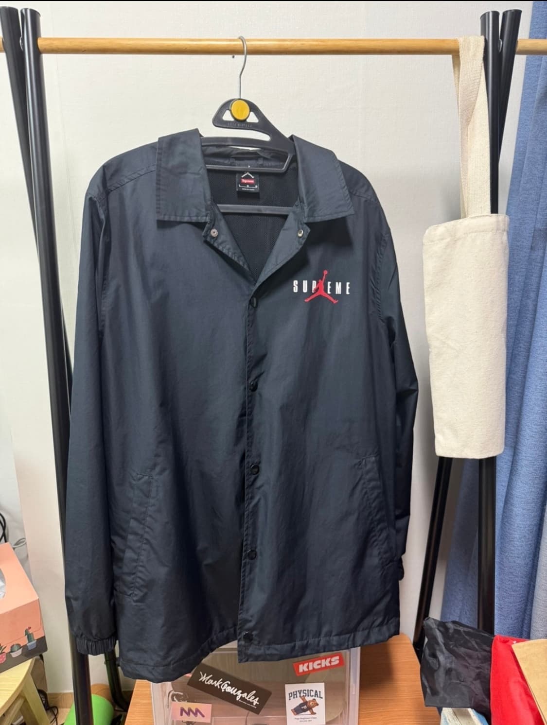 슈프림 조던 코치자켓 상품이미지1