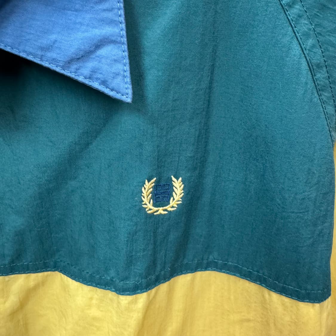 90s 지방시 컬러블록 나일론 자켓 전면 월계수 로고 포인트 배색 상품이미지5