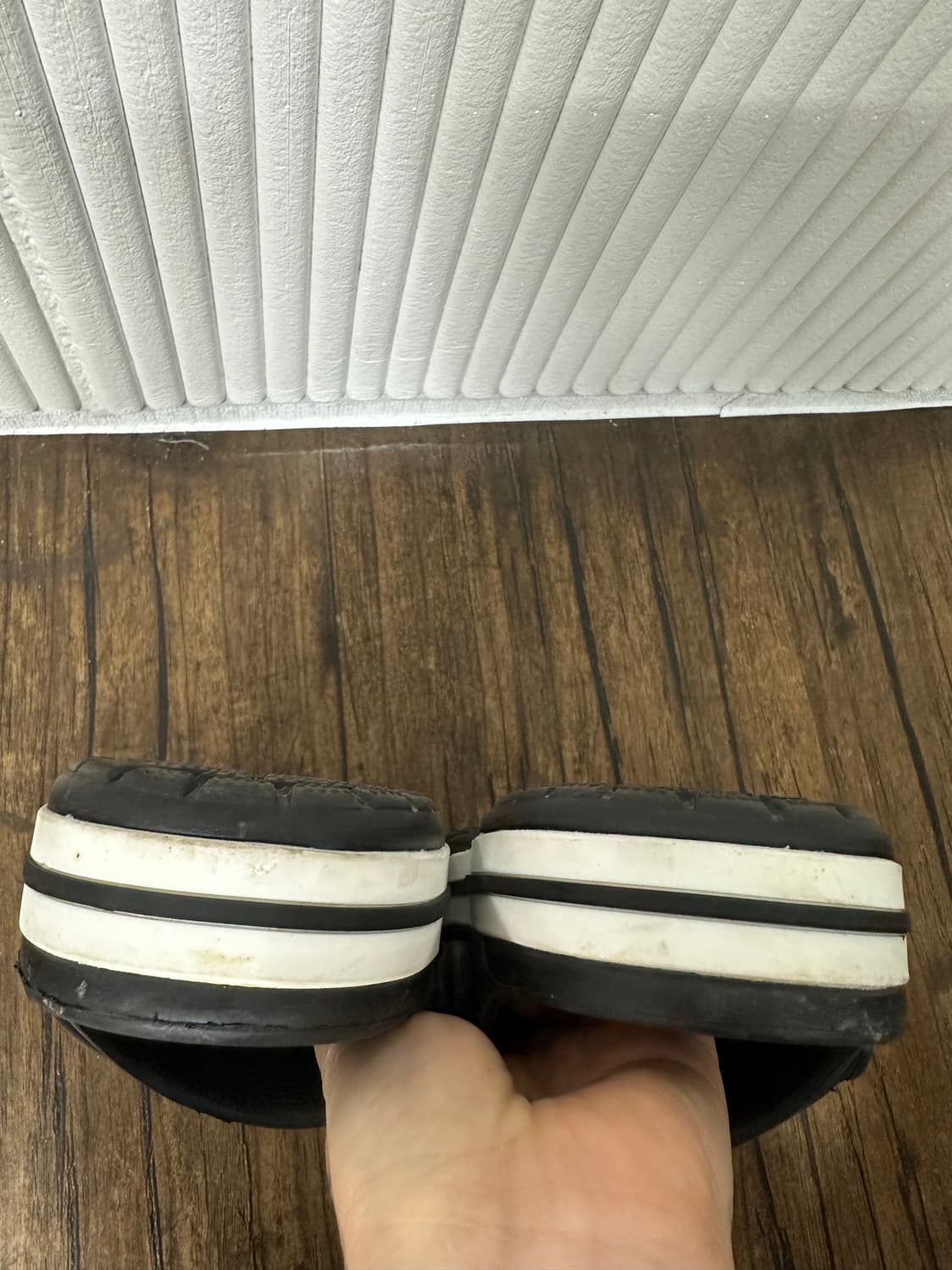 크록스 스누피 블랙 235-240 상품이미지5