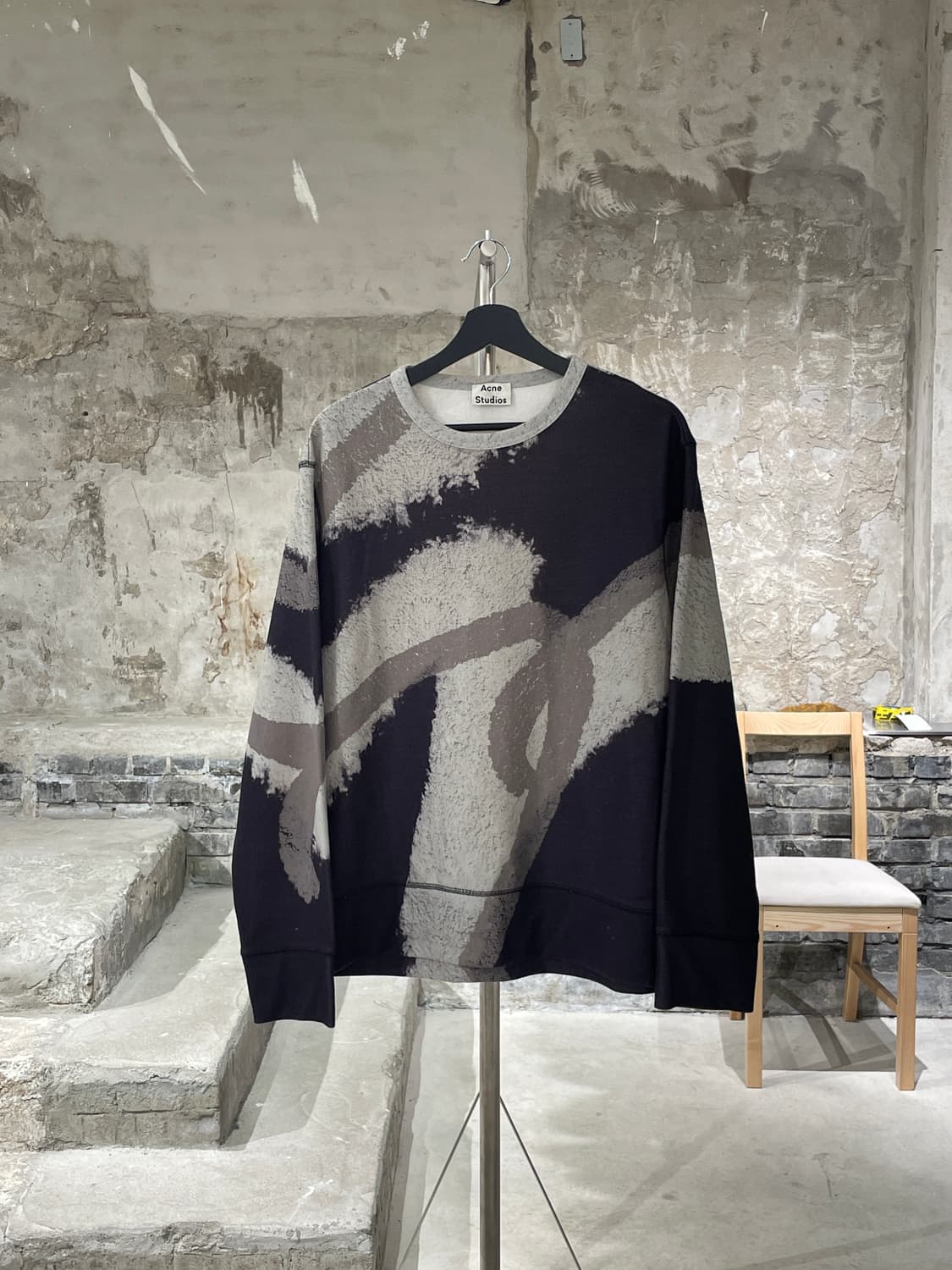 아크네 스튜디오 15S/S 캠퍼스 써큘러 스웻 셔츠 상품이미지1