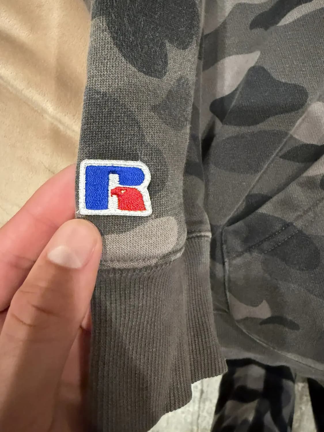 베이프 x 러셀 애슬레틱 컬러 카모 칼리지 풀오버 후드 블랙 상품이미지8