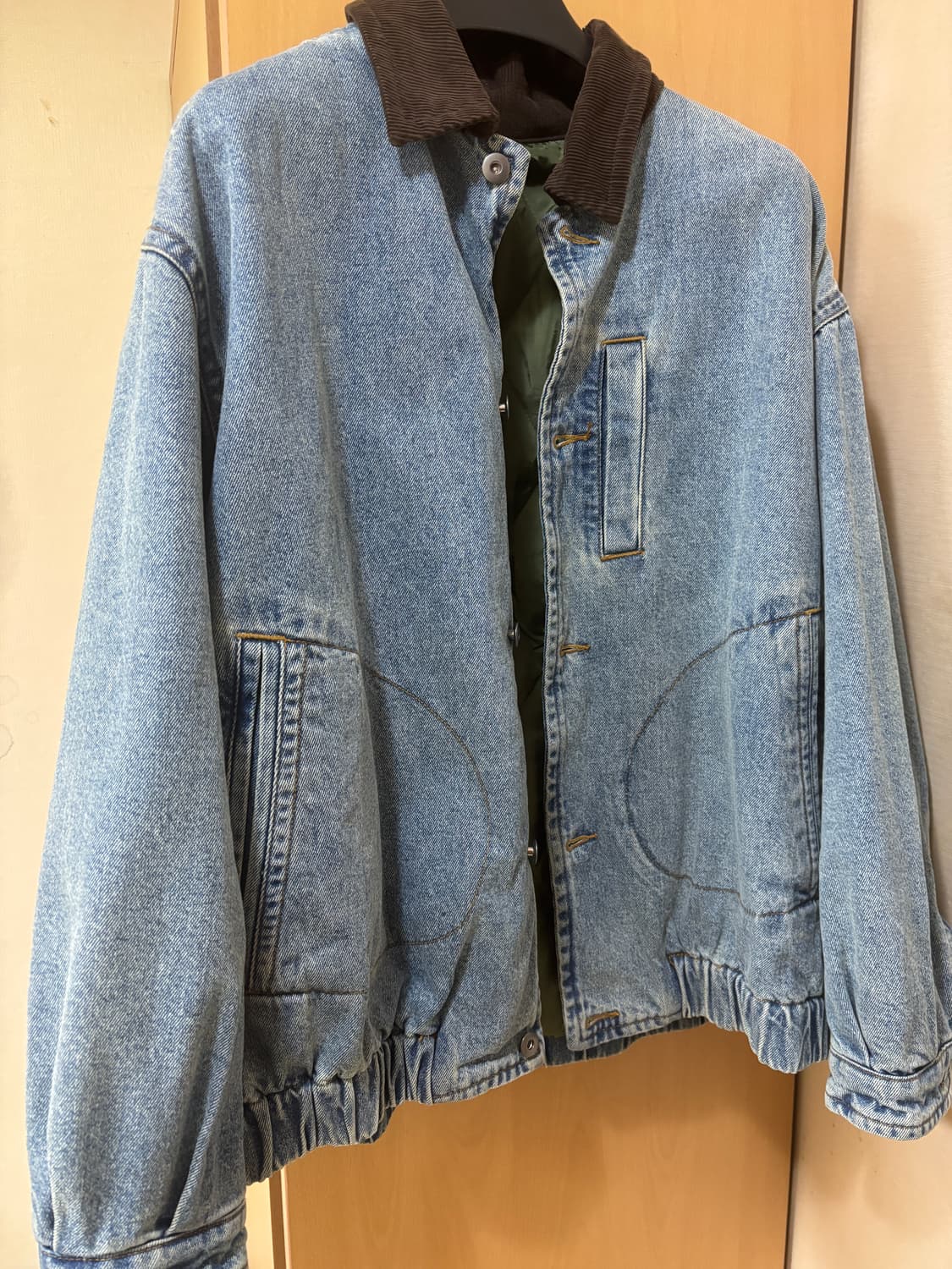 에잇세컨즈 빈티지 코듀로이 카라 데님 패딩 판매합니다 상품이미지3