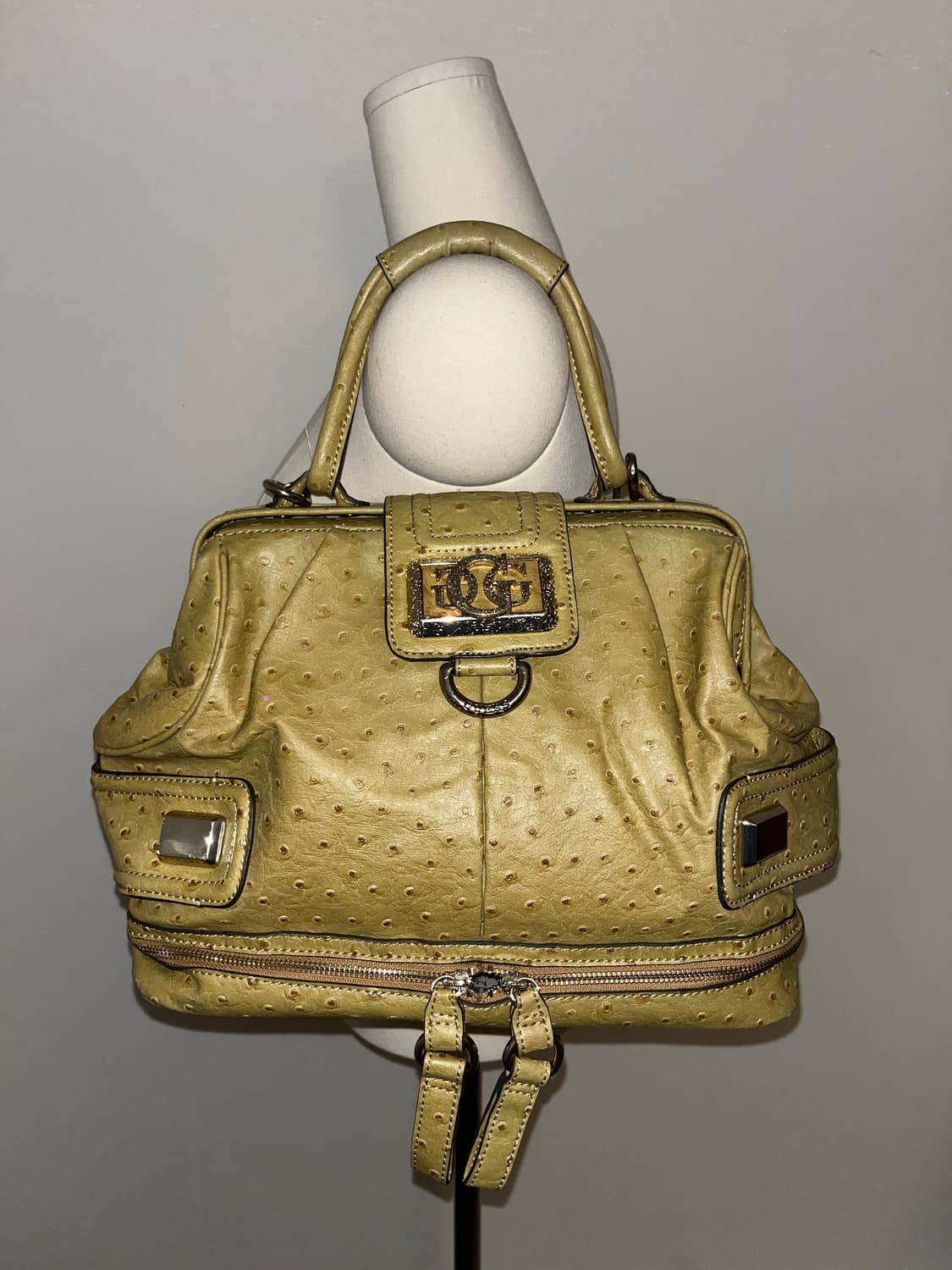 Guess yellow beige shoulder bag 상품이미지1