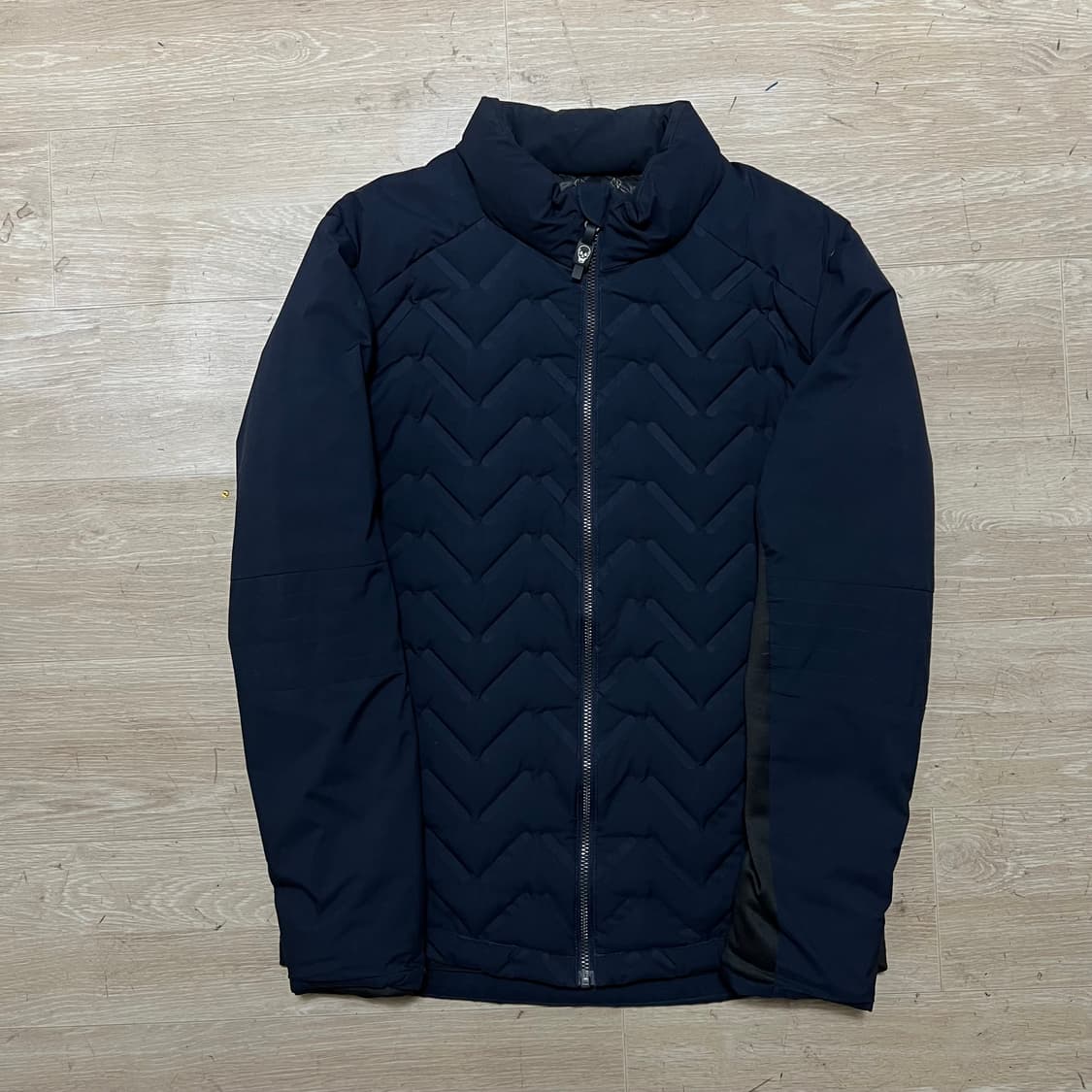 에드하디 스탠드넥 쉐브론 퀼팅 경량패딩 점퍼 [네이비] L/100 상품이미지1
