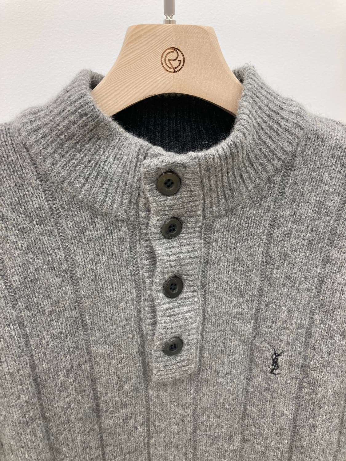 입생로랑 ysl 버튼 니트 상품이미지6