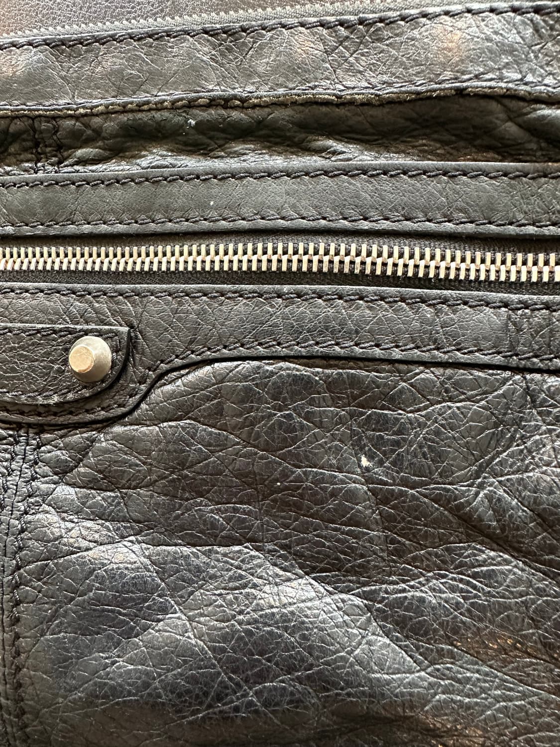 발렌시아가 모터 시티 클래식 클립 레더 클러치 미듐사이즈 상품이미지5