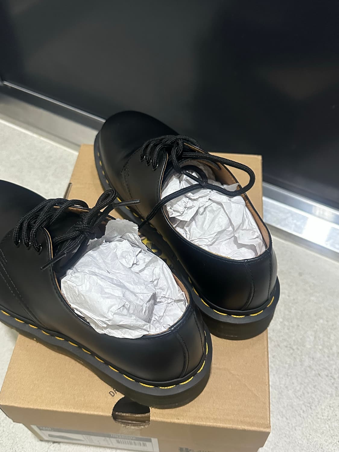 닥터마틴 3홀 블랙스무스 상품이미지2