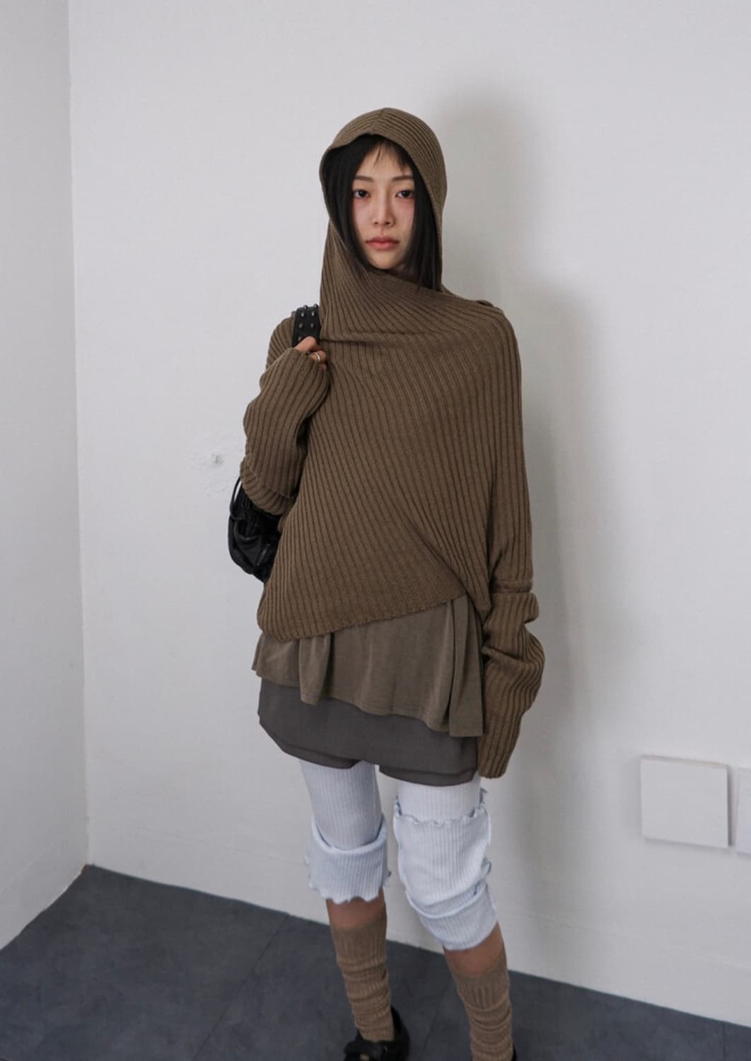 비삼샵 비센사이 버튼 발렛 슬리브 + 듄 후드 니트 상품이미지1