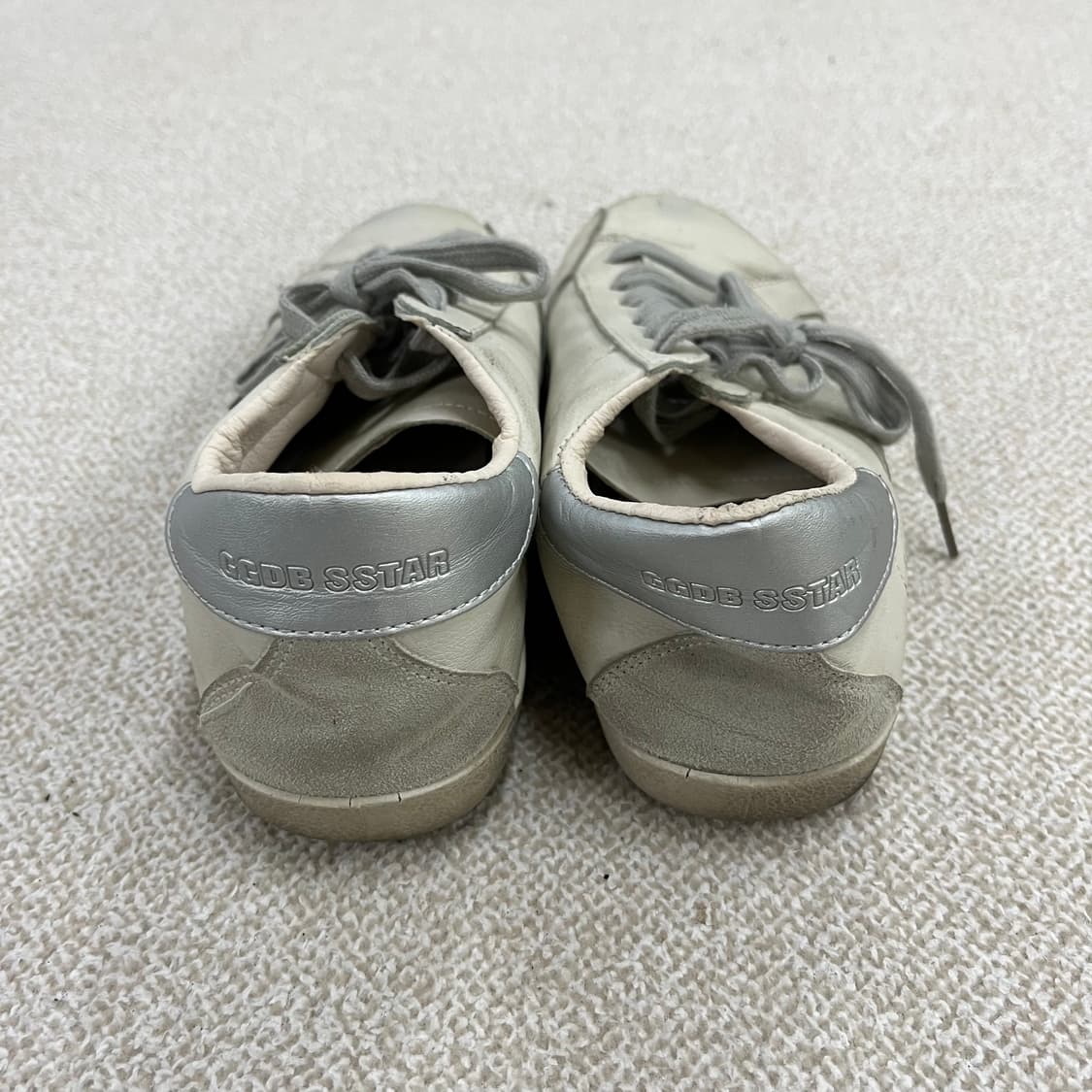 235정도 골든구스 슈퍼스타 스니커즈 0126M 상품이미지3