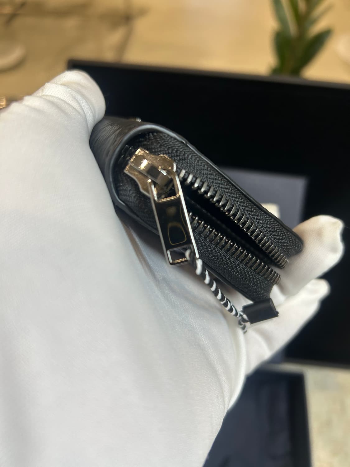 [정품/중고] 디올 그래피티 지퍼돌이 상품이미지3