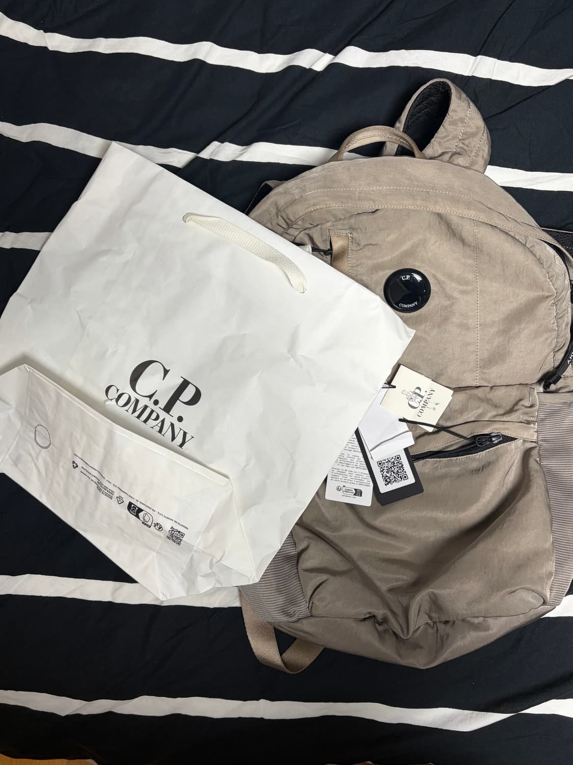 C.P. Company nylon B lens back pack 상품이미지5