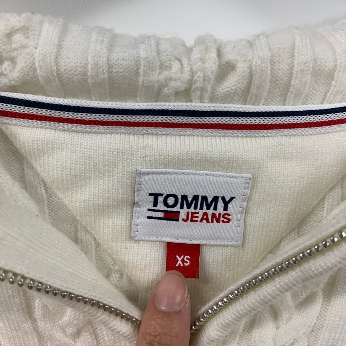 타미힐피거 화이트 꽈배기 니트 후드집업 상품이미지6