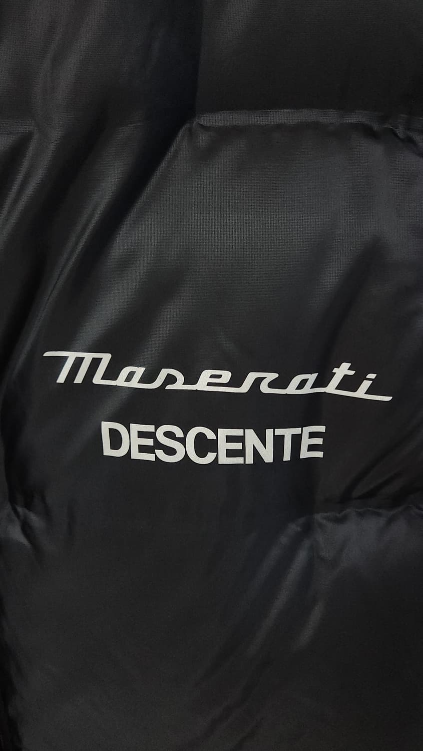 (착샷) 데상트 x 마세라티 구스다운 패딩 베스트 상품이미지4