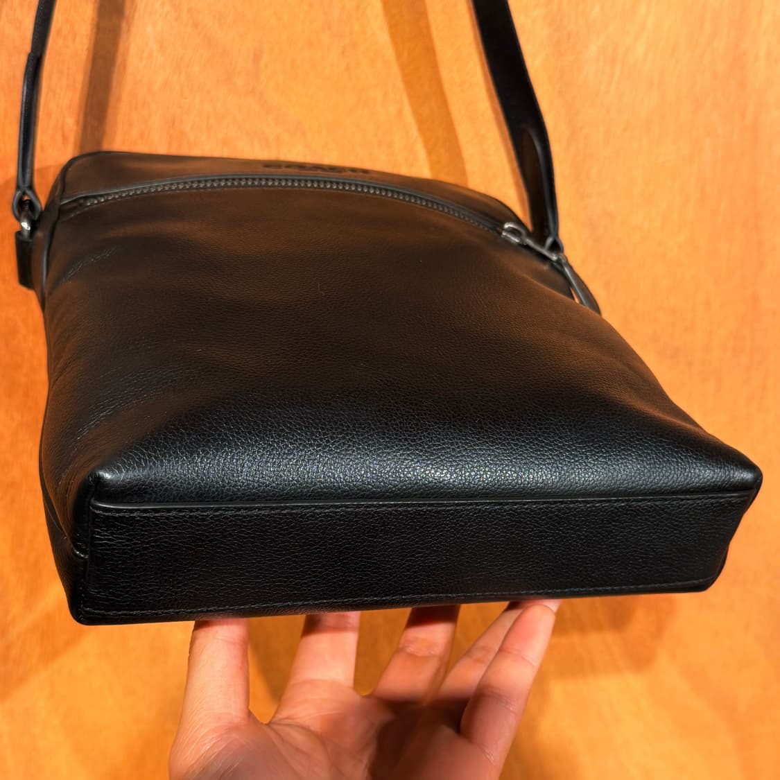 COACH 코치 남성 휴스턴 플라이트 페블 카우레더 크로스백 상품이미지4