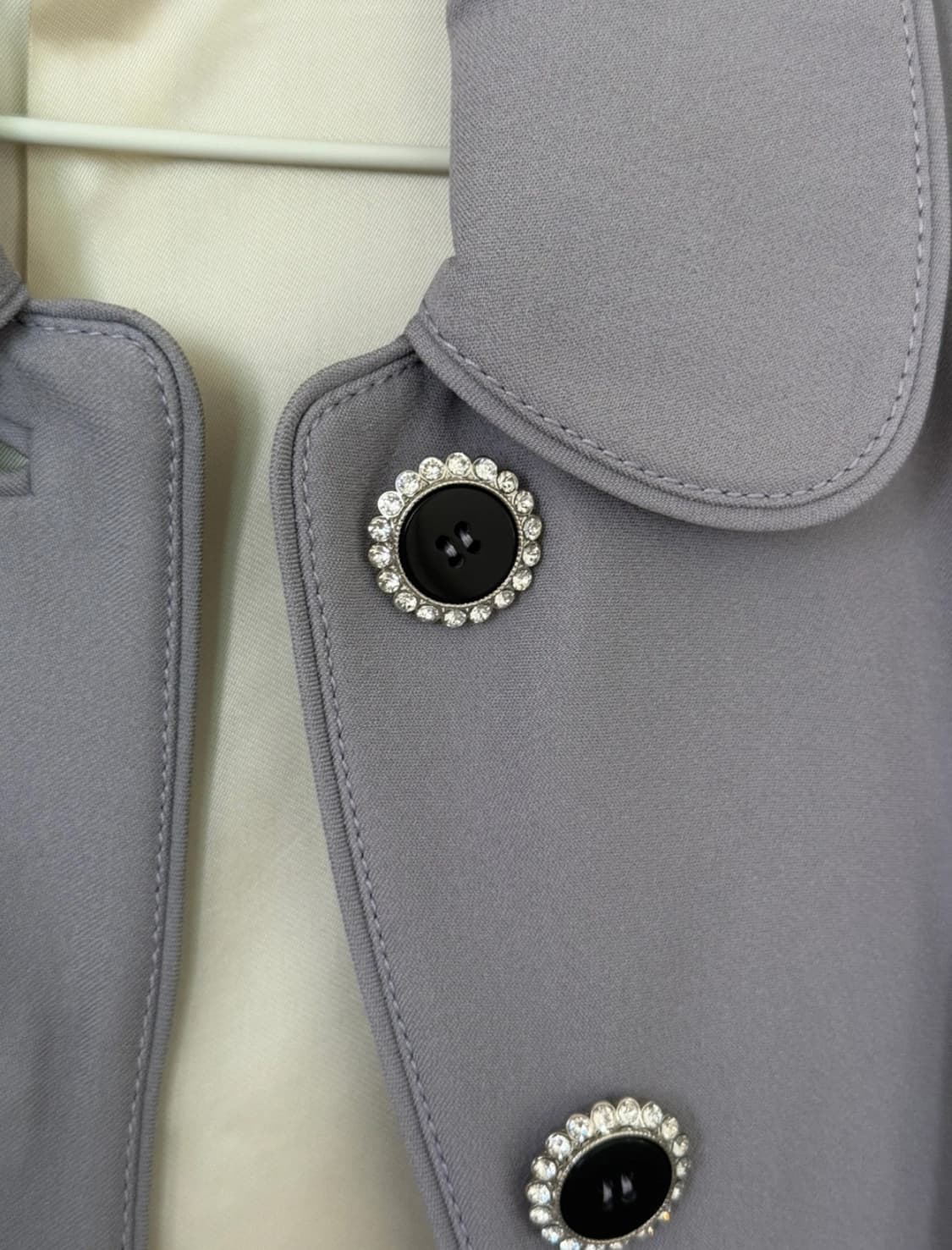 미우미우 크롭 자켓 정품 라벤더 색상 상품이미지2