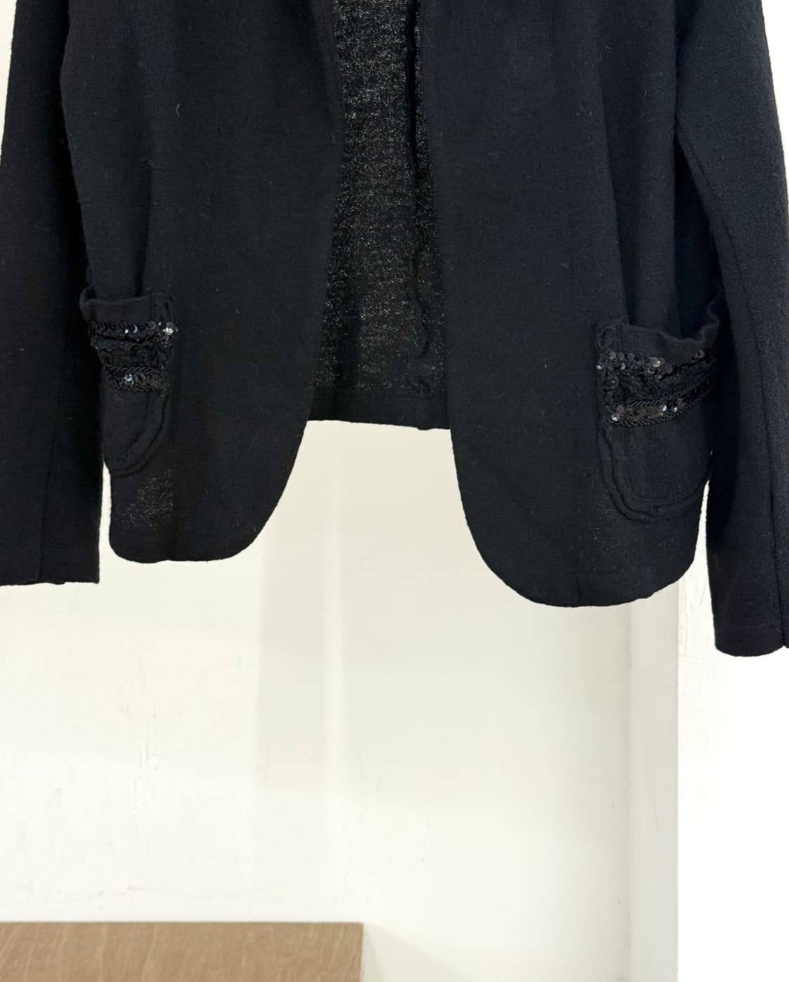 꼼데가르송 트리콧 블랙 스팽글 포켓 오픈 가디건 상품이미지5