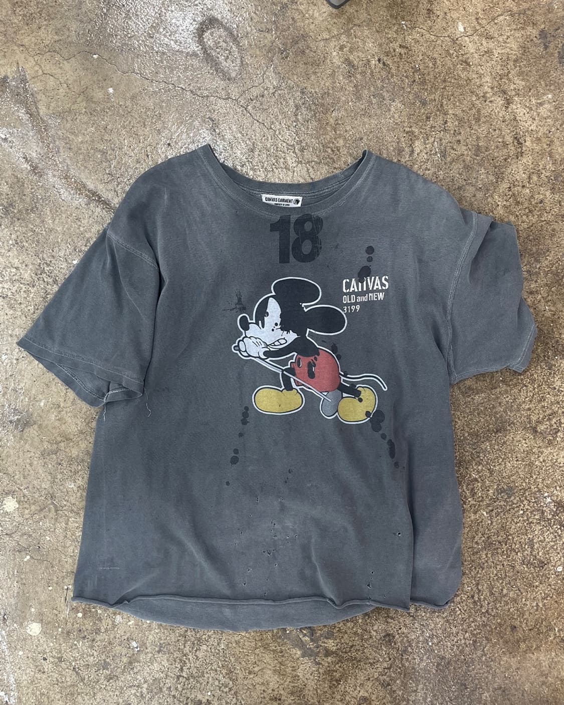 Vintage Mickey Distressed Tee 상품이미지1