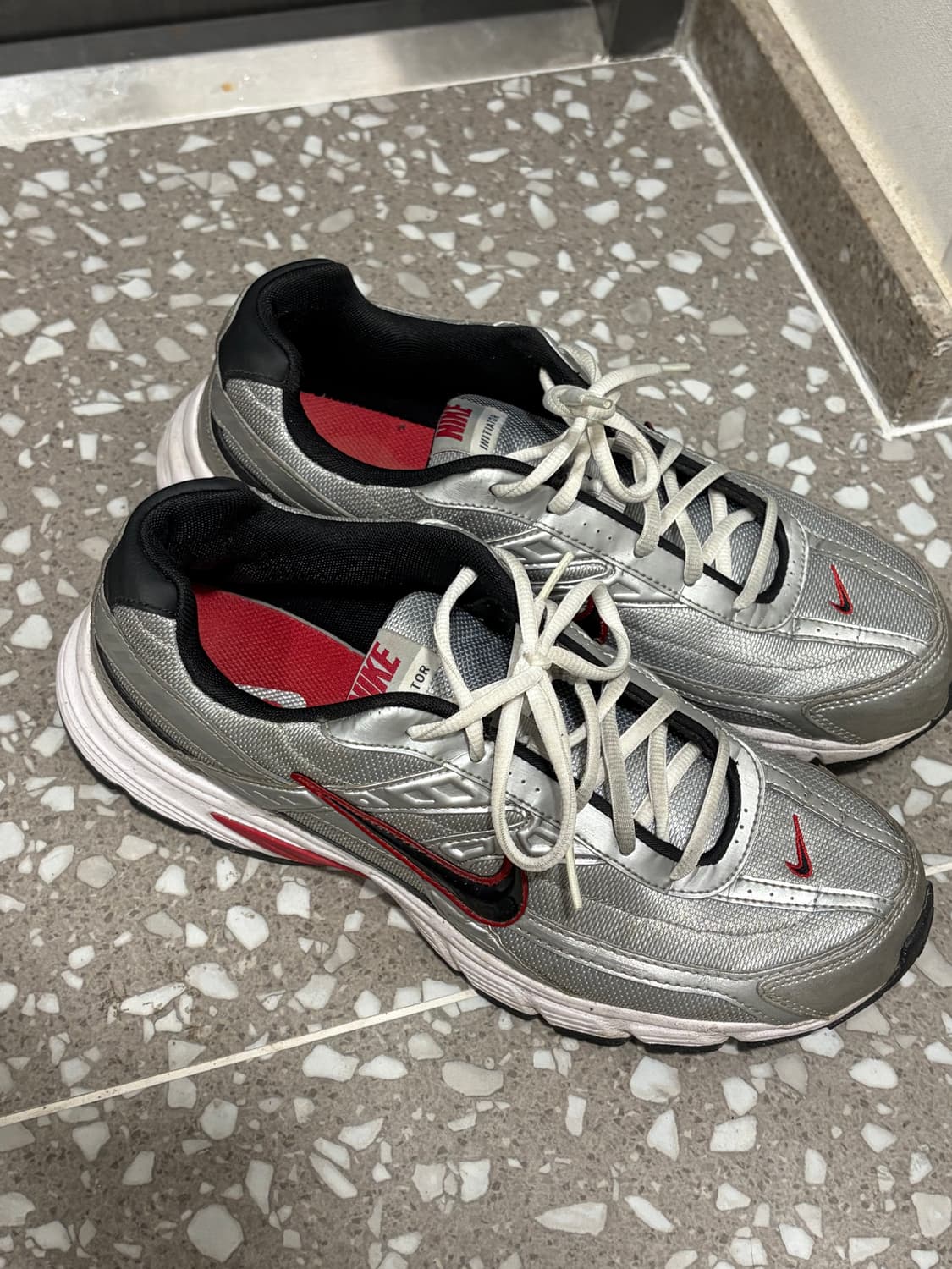 [285] 나이키 이니시에이터 메탈릭 실버 블랙 상품이미지2