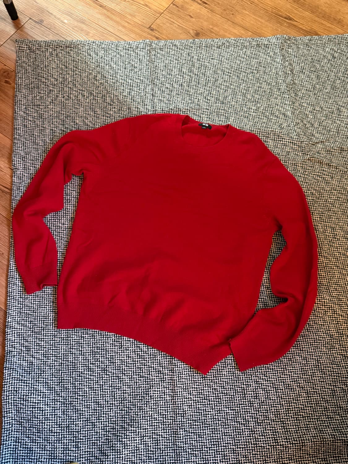 유니클로 캐시미어 라운드넥 니트 L 레드 상품이미지1