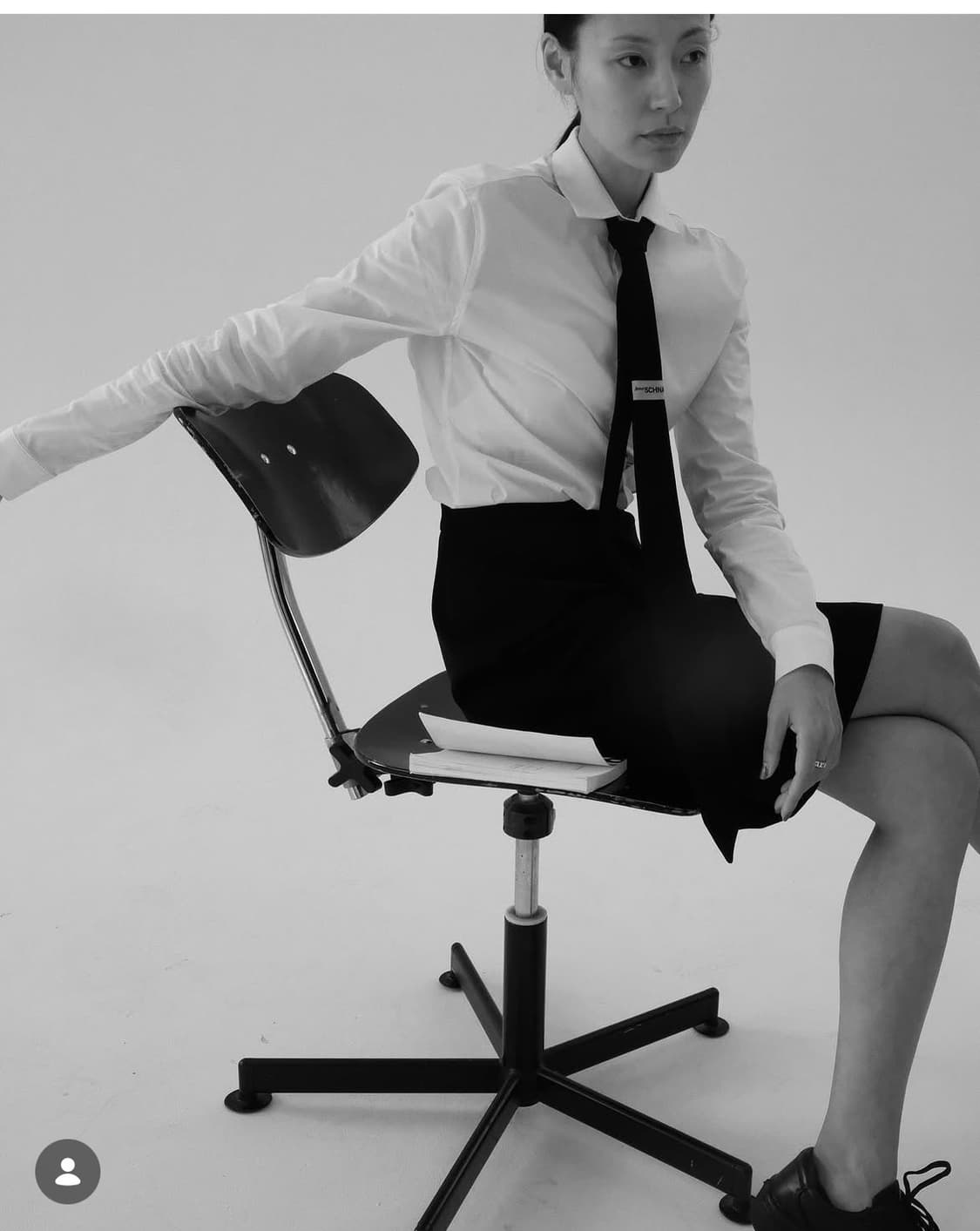 지초이 슈나 블랙 미디스커트 2 상품이미지1