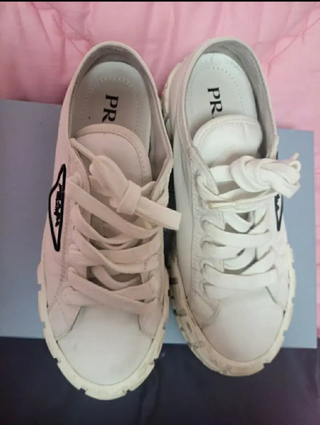 정품)급처상태좋음!프라다 삼각로고더블휠 개버딘 리나일론스니커즈키높이운동화 상품이미지6