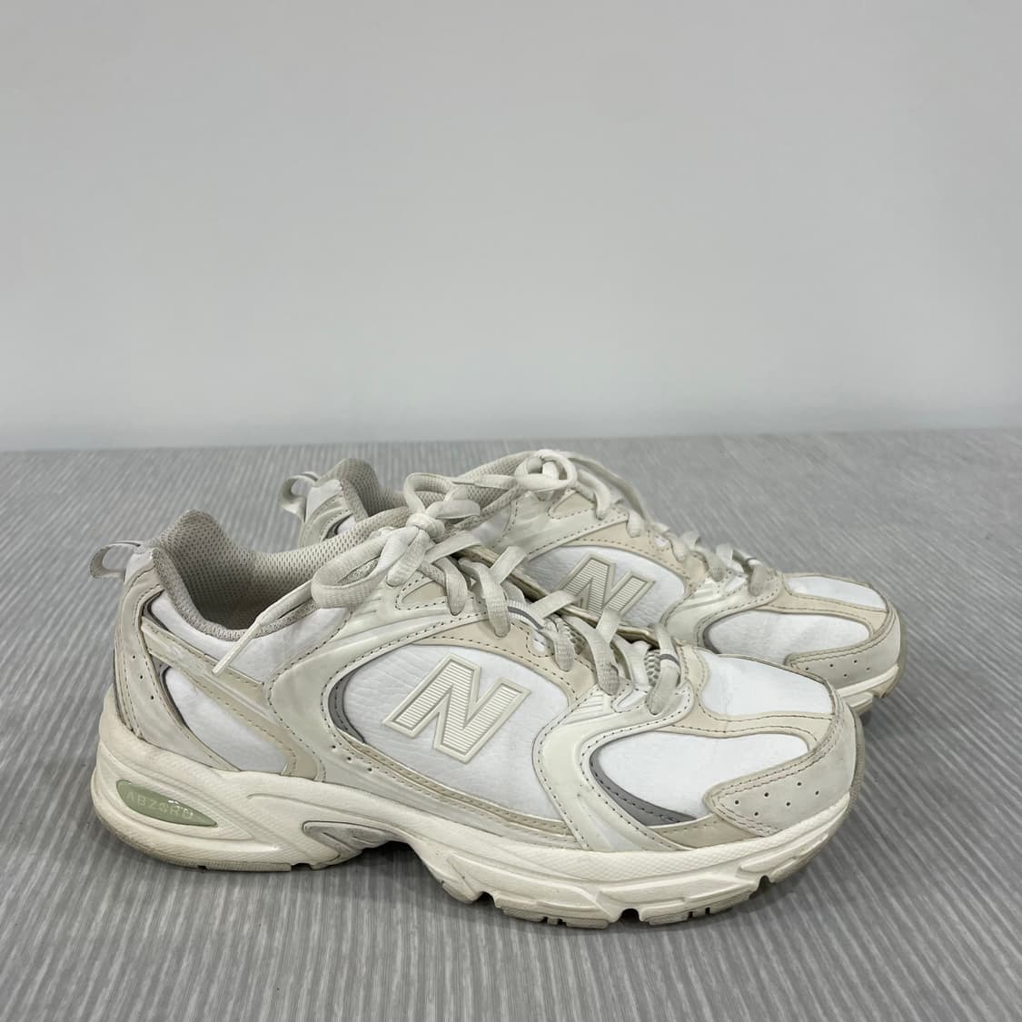 588) 뉴발란스 530 화이트 운동화 240mm 상품이미지1