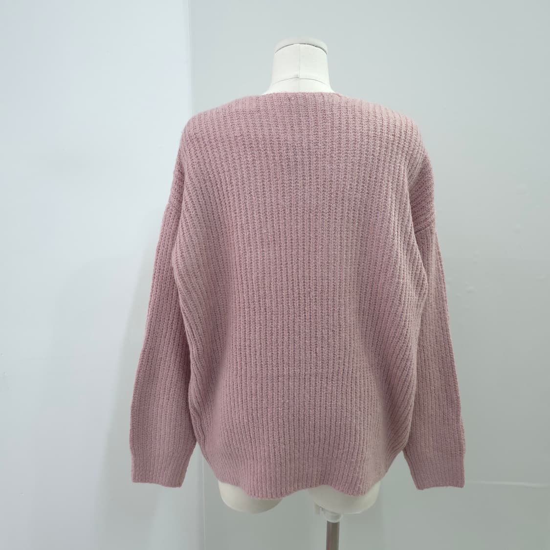 INGNI 플라워 자수 브이넥 루즈 니트 상품이미지3